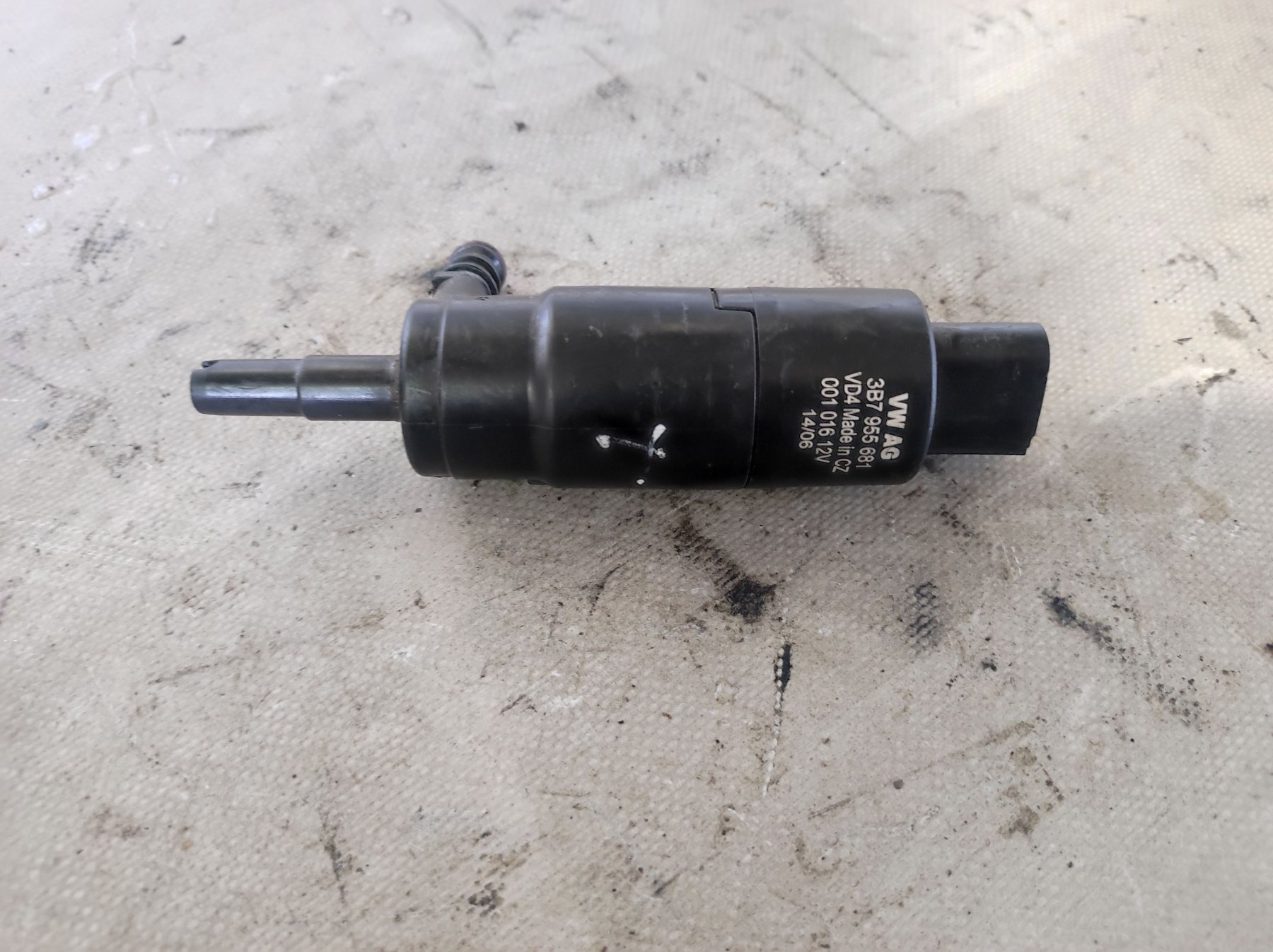 Насос омивача фар Audi A6 C5 (1997-2004) 3B7955681