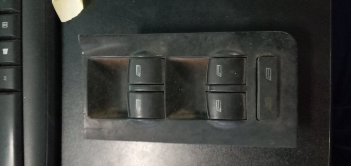 Перемикач склопідіймача Audi A6 C5 (1997-2004) 4B0959851