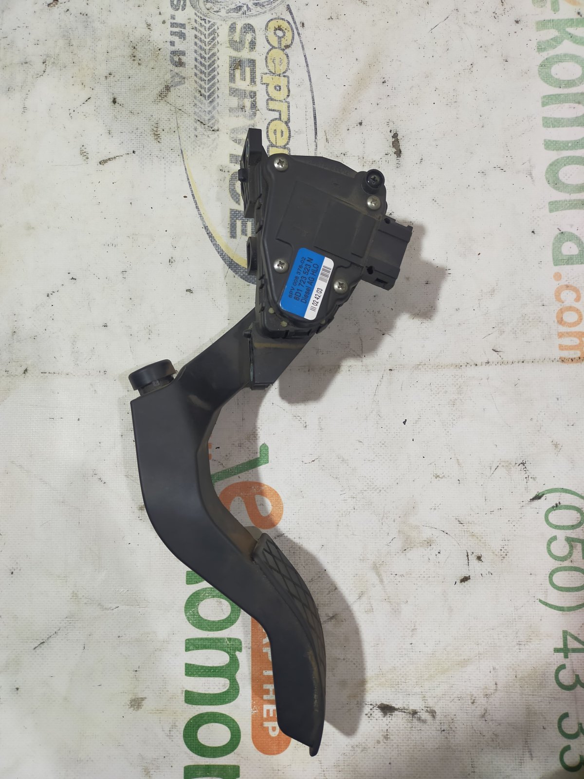 Потенціометр газу passat b5 fl 1.9 tdi 8d1723523f Audi A6 C5 (1997-2004) 8D1723523N