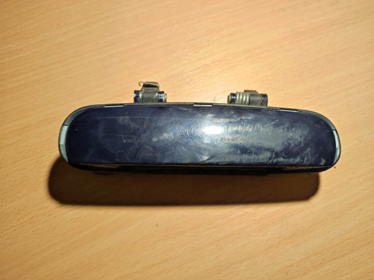 Ручка двері перед права а6с5 Audi A6 C5 (1997-2004) 4B2837886A