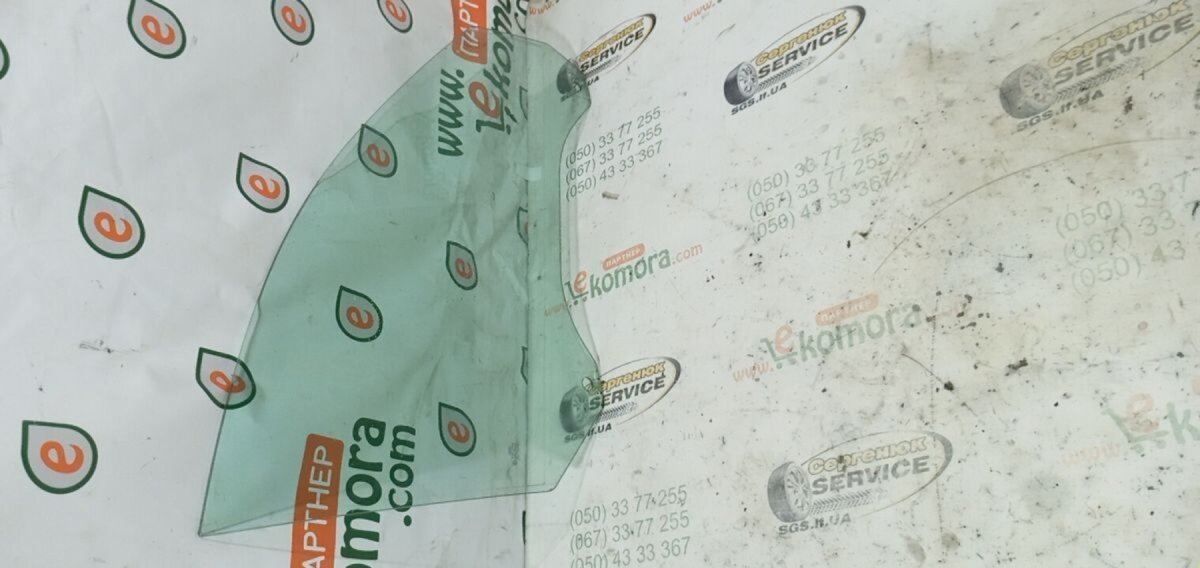 скло пасажирських дверей; скло передніх дверей, правих; скло передньої правої двері; скло передніх дверей, правою Audi A6 C5 (1997-2004) 4B0845202