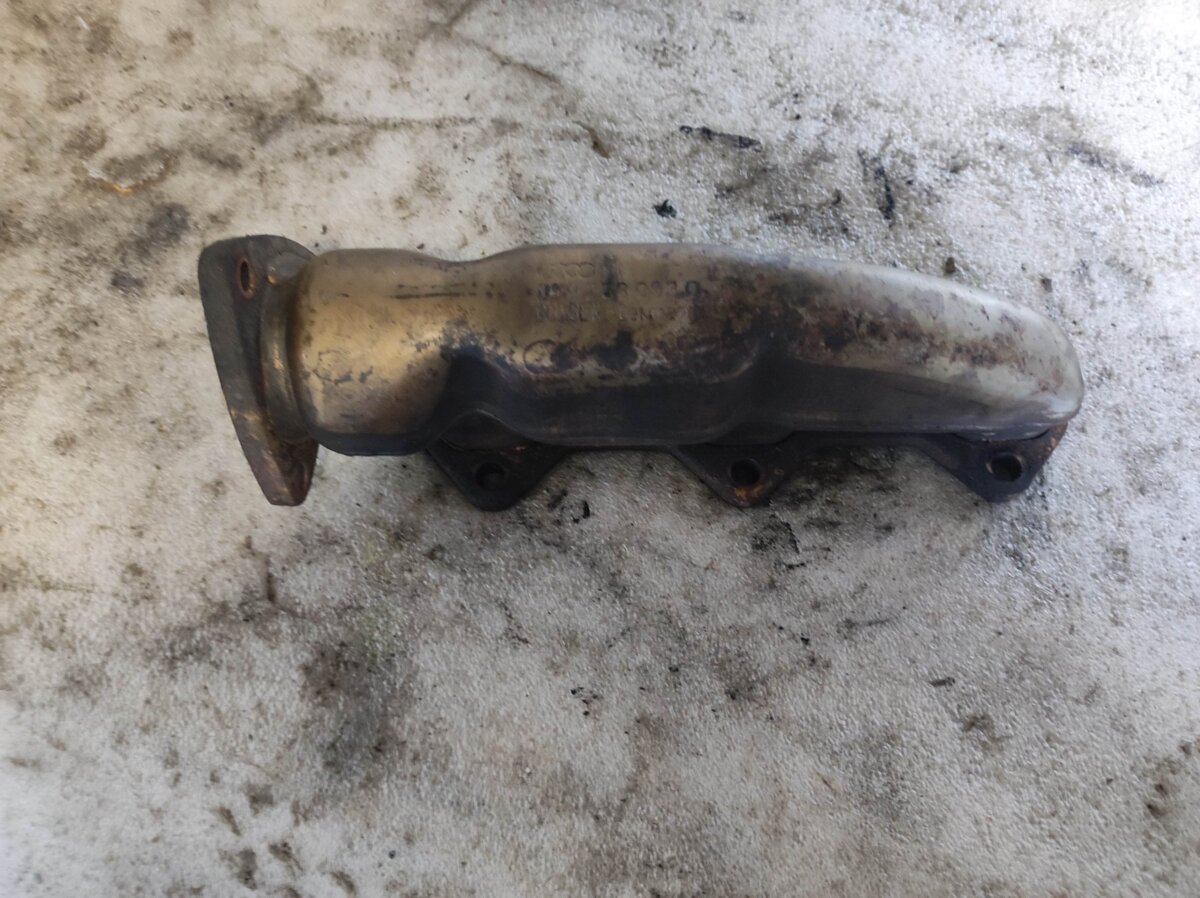 Выпускной коллектор Audi A6 C5 (1997-2004) 059253033C