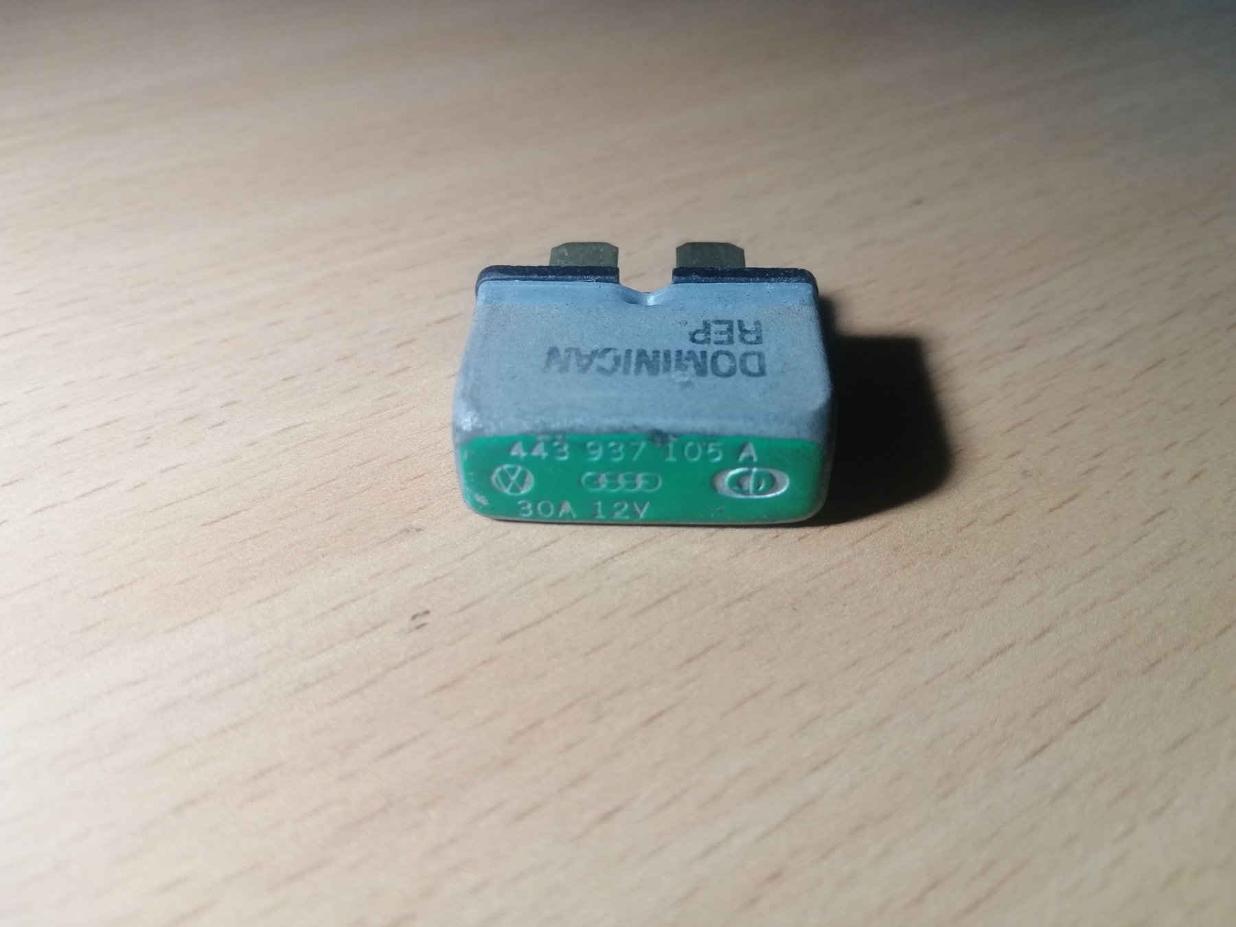 запобіжники (електричних ланцюгів; Запобіжник) Audi A6 C5 (1997-2004) 443937105A