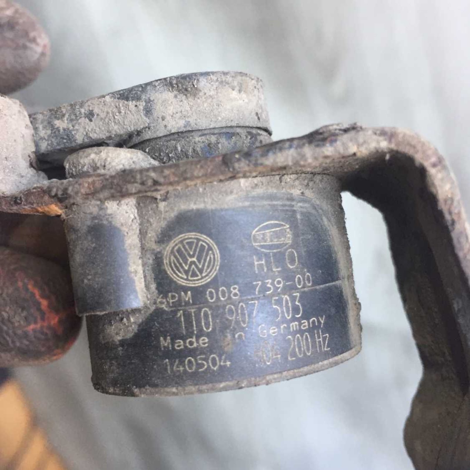 датчик рівня положення кузова, задній; регулятор положення кузова задньої підвіски Audi A6 C6 (2004-2011) 1T0907503