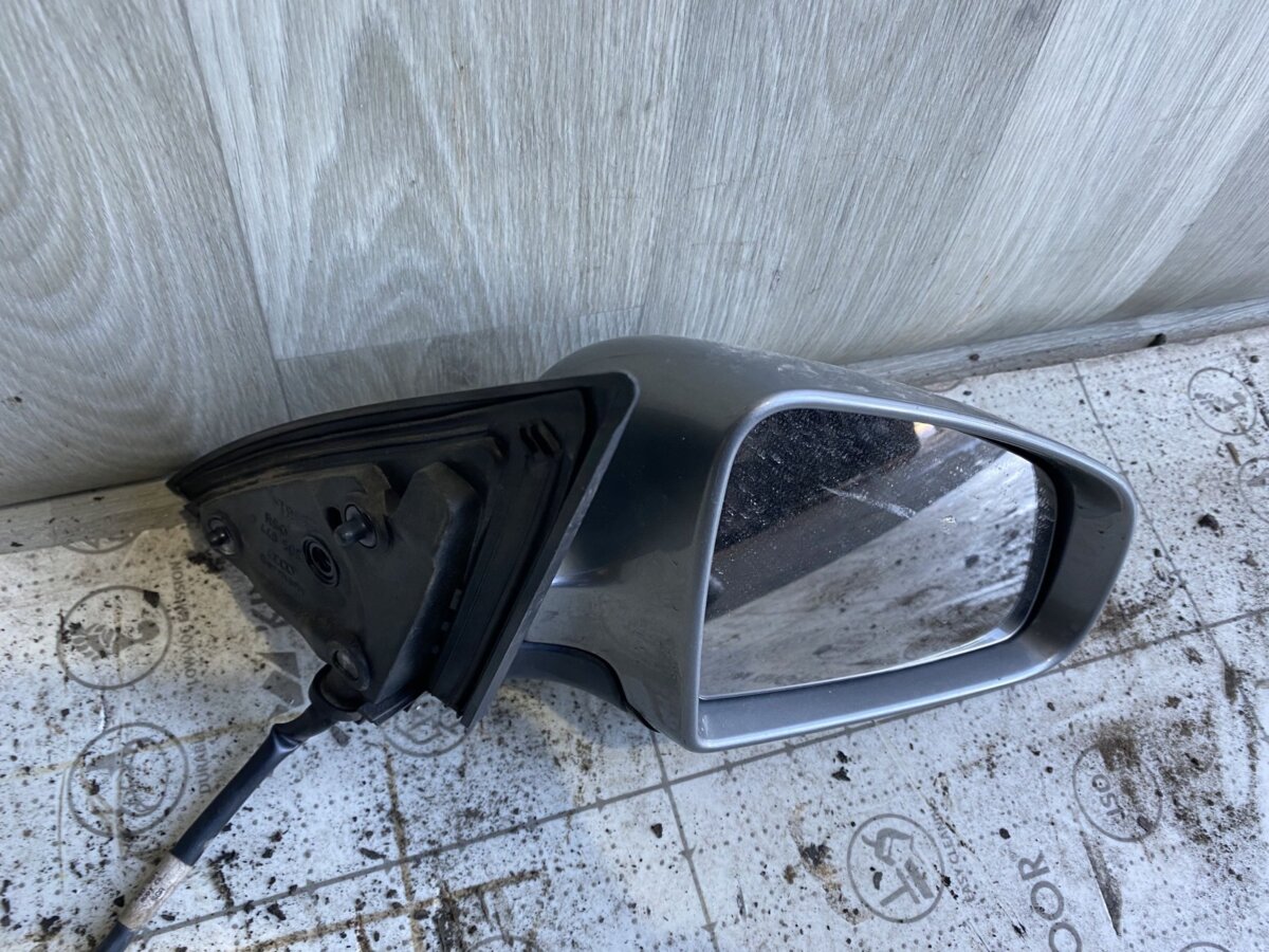 Дзеркало праве  Audi A6 C6 (2004-2011) 4F1858531J