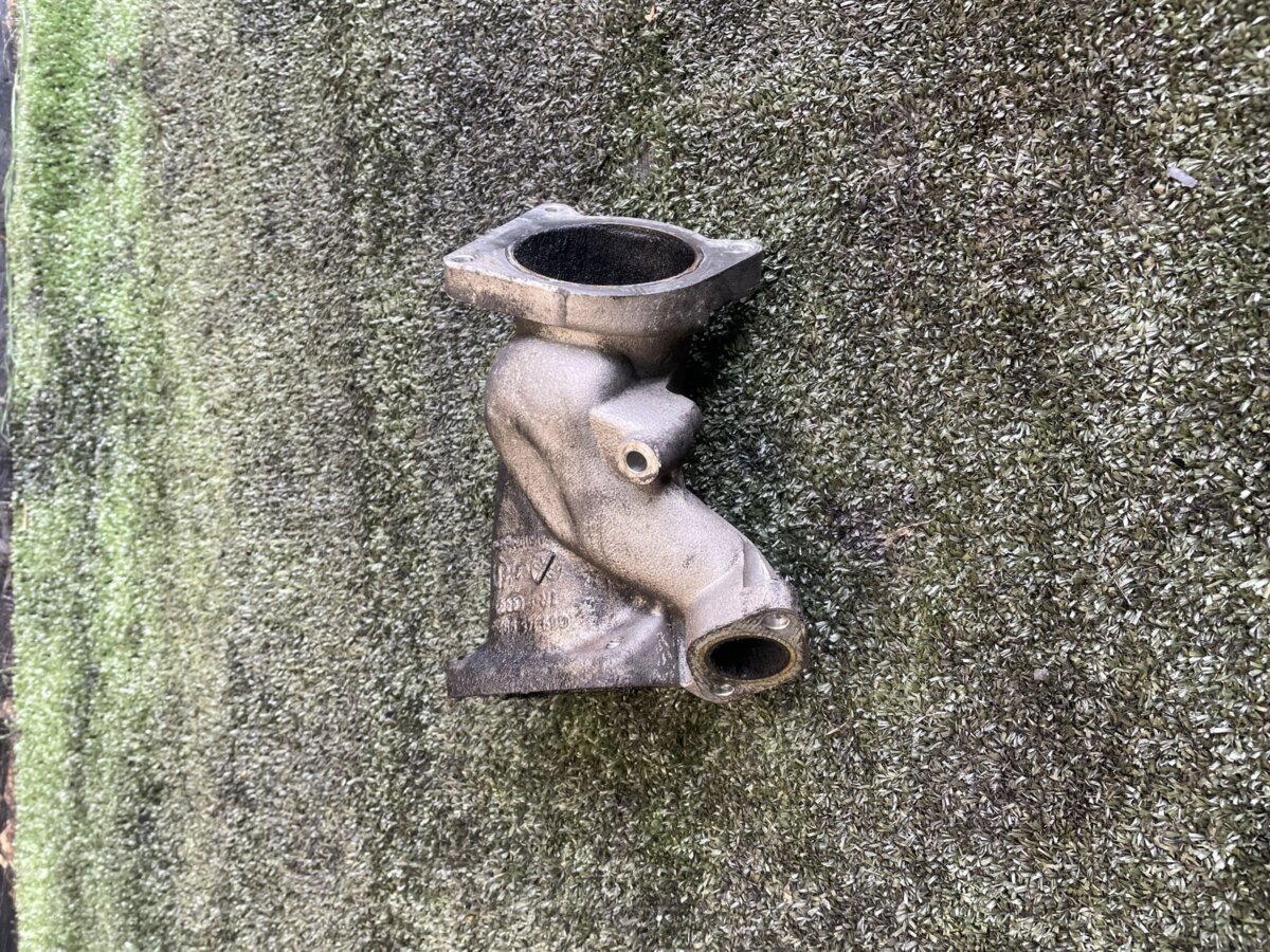 Фланець дросільної заслонки Audi A6 C6 (2004-2011) 059145997H