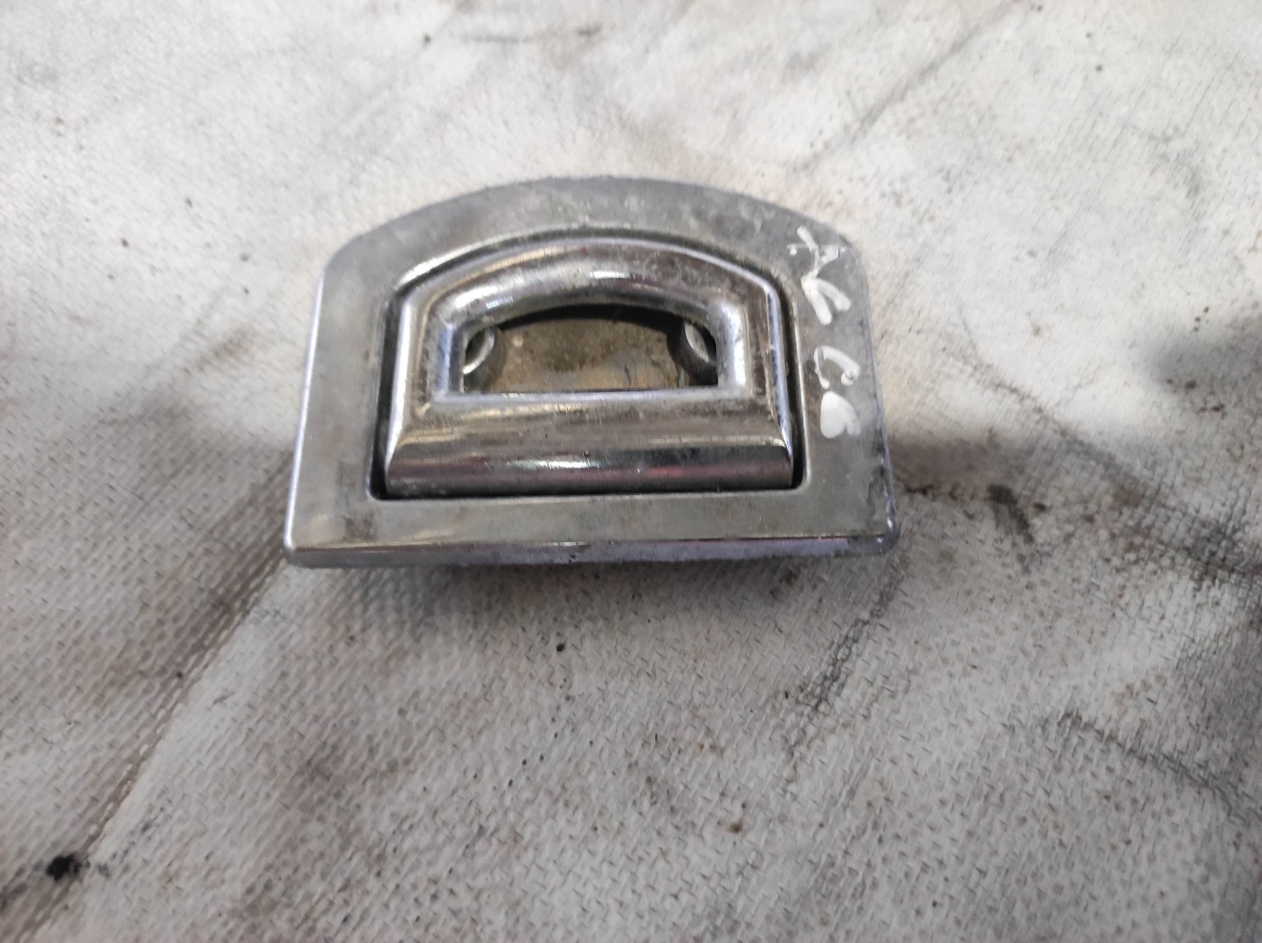 Петля для фіксації груза хром vw Audi A6 C6 (2004-2011) 1J0864203D