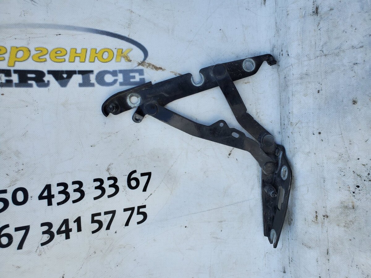 Петля капота права Audi A6 C6 (2004-2011) 4F0823302