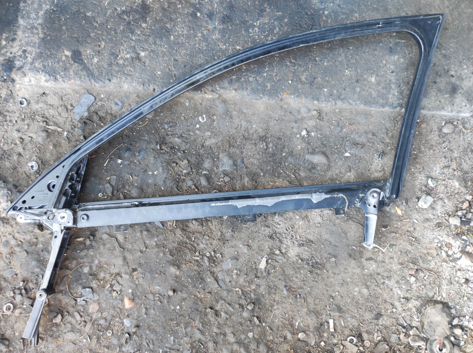 Рама передніх правих дверей Audi A6 C6 (2004-2011) 4F0837630F