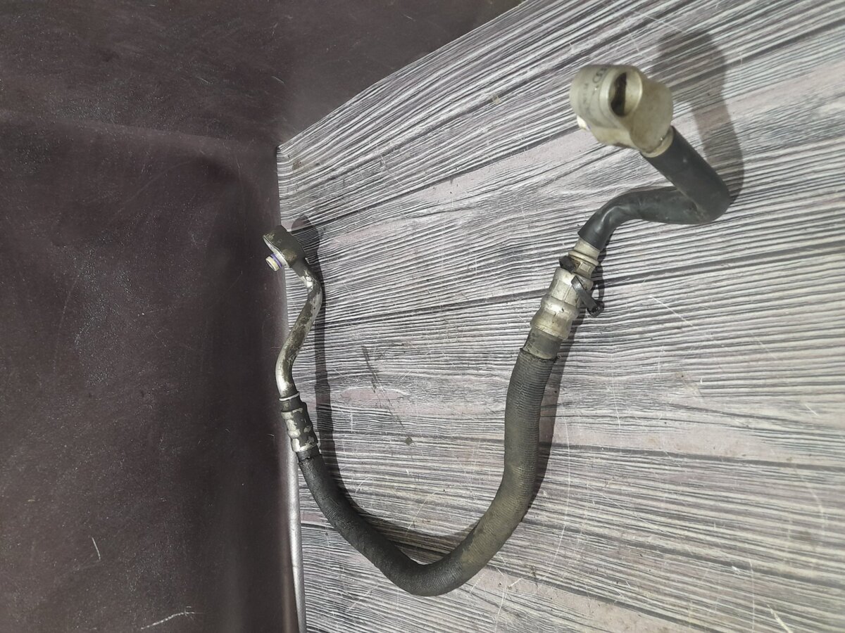 Шланг, труба кондиціонеру audi a6 c6 4f0260701m Audi A6 C6 (2004-2011) 4F0260701M