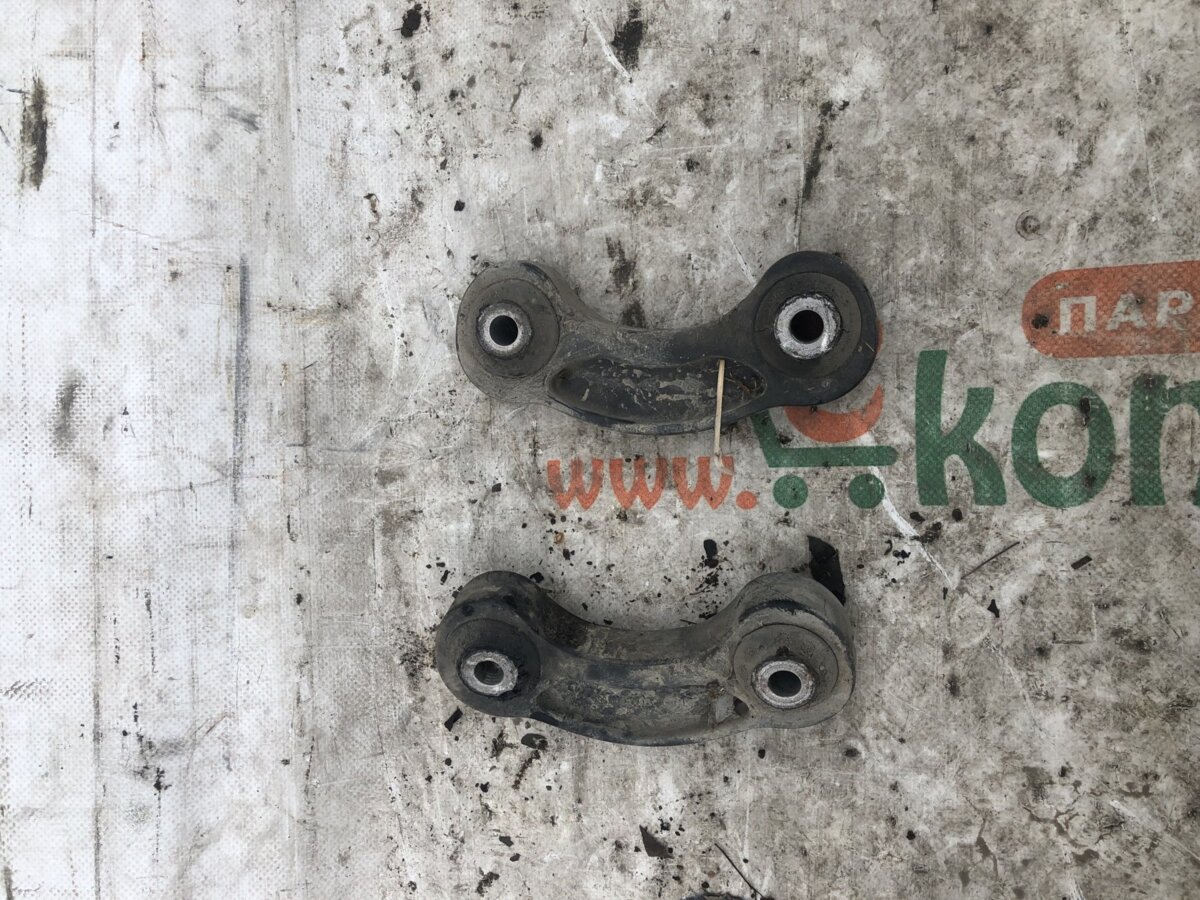 Стійка стабілізатора заднього Audi A6 C6 (2004-2011) 4F0505465Q