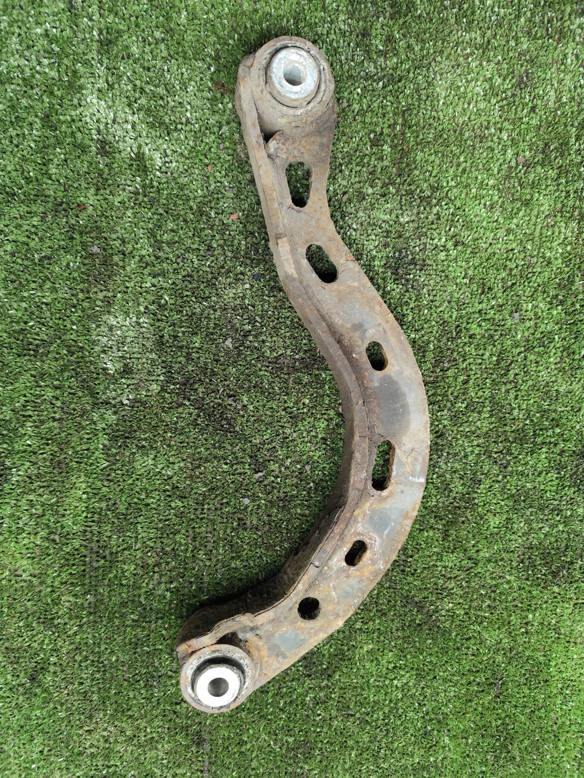 Важіль задньої підвіски верхній Audi A6 C6 (2004-2011) 4F0505323K