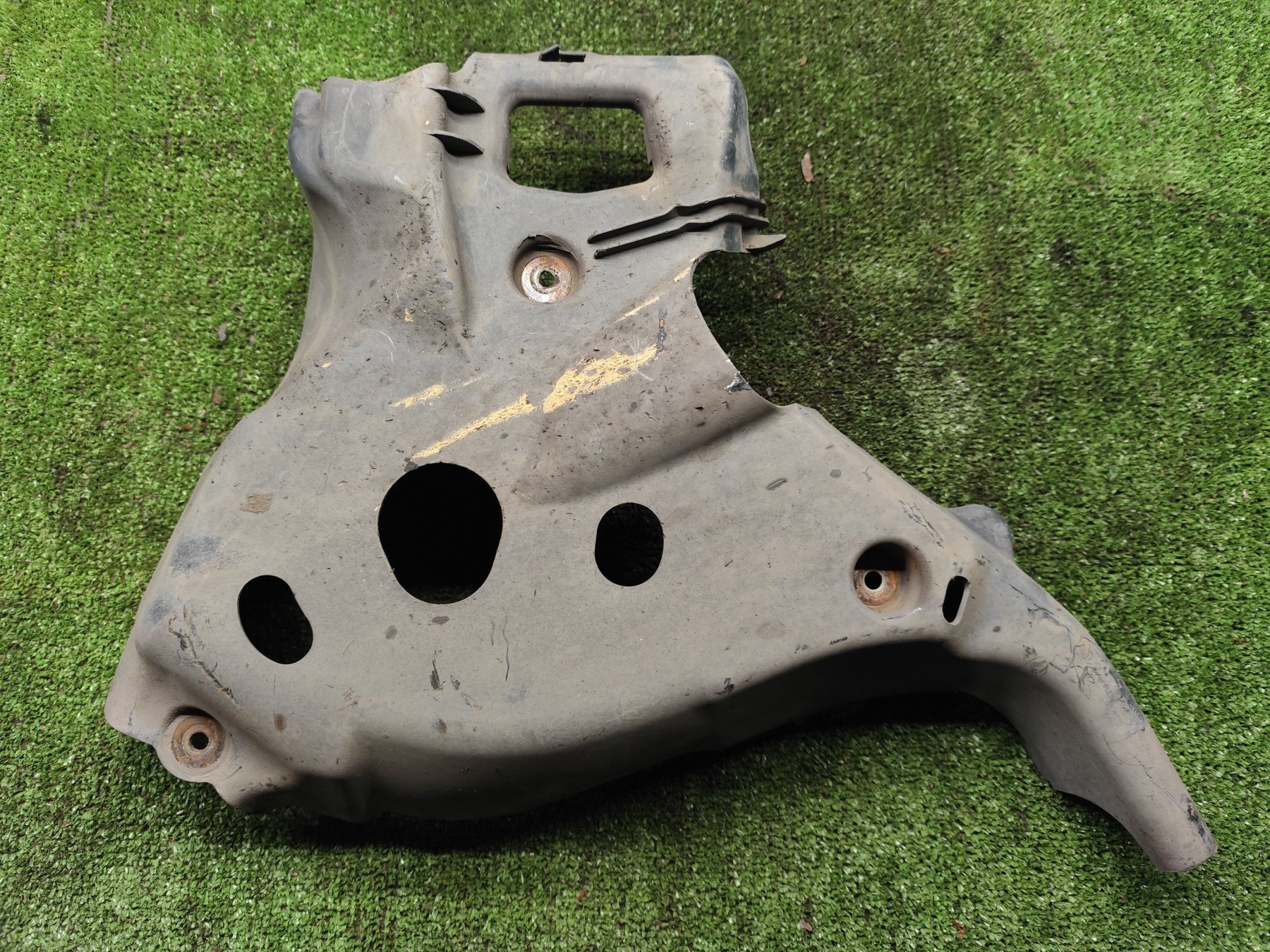 Захист важеля заднього лівий Audi A6 C6 (2004-2011) 4F0505415L