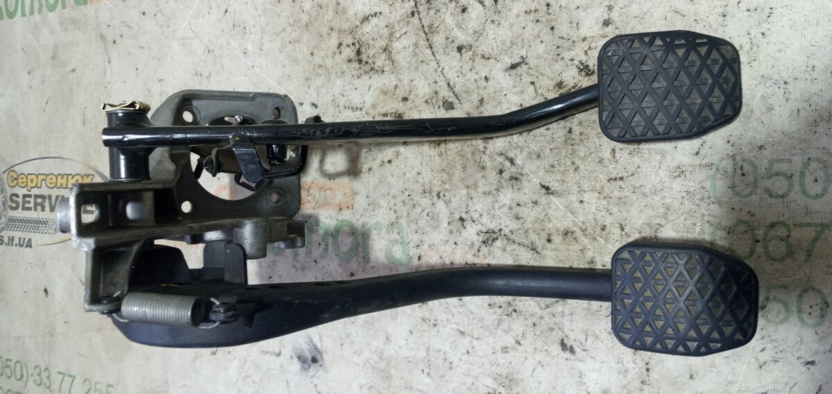 Опорный кронштейн с педалями BMW 3 Series E46 (1998-2006) 35112229128