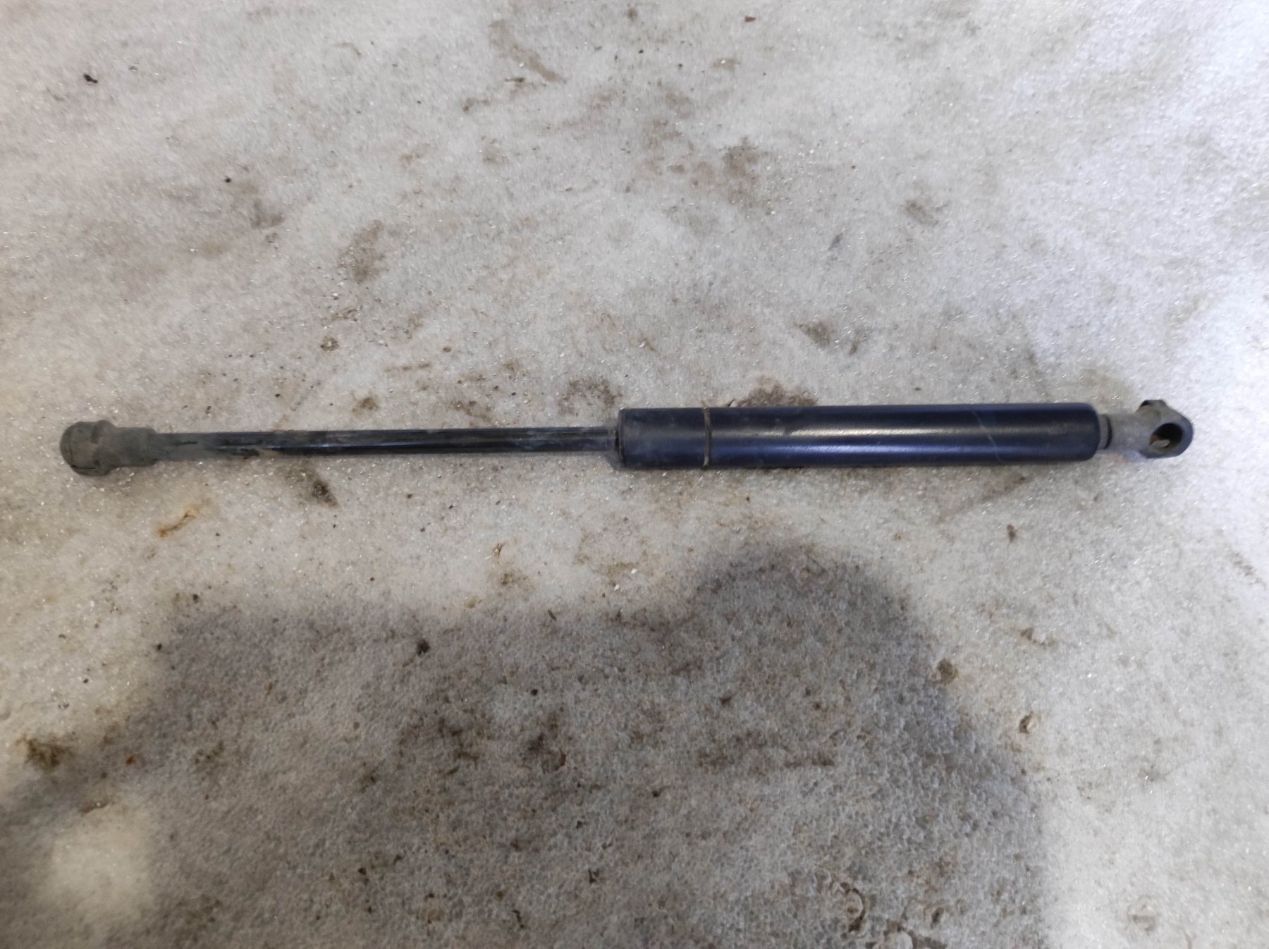 Амортизатор кришки багажника і капота BMW 5 Series E39 (1995-2003) 51238174866