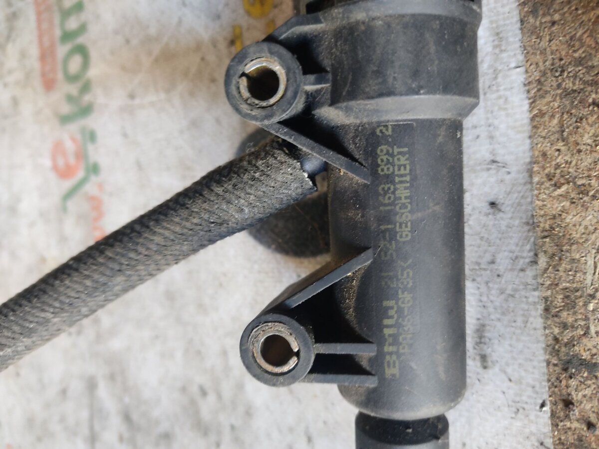 Циліндр зчеплення головний BMW 5 Series E39 (1995-2003) 21521163899