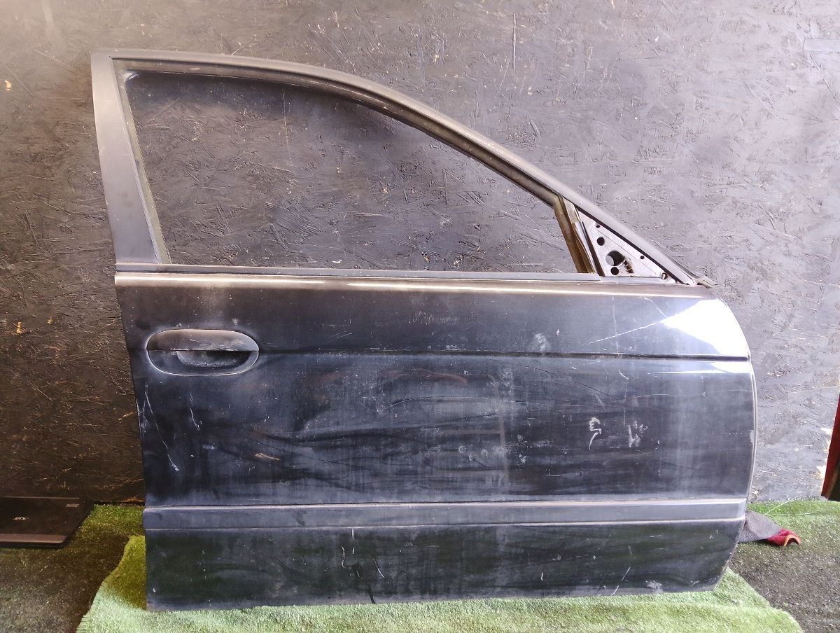 Двері передні праві в сборі  BMW 5 Series E39 (1995-2003) 41518216818