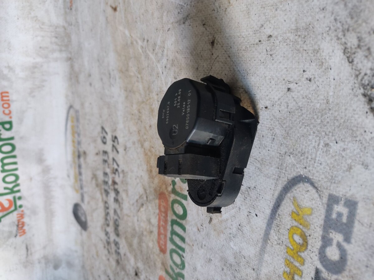 Моторчик заслонки печки 5 e39 1996-2003 BMW 5 Series E39 (1995-2003) 69026969