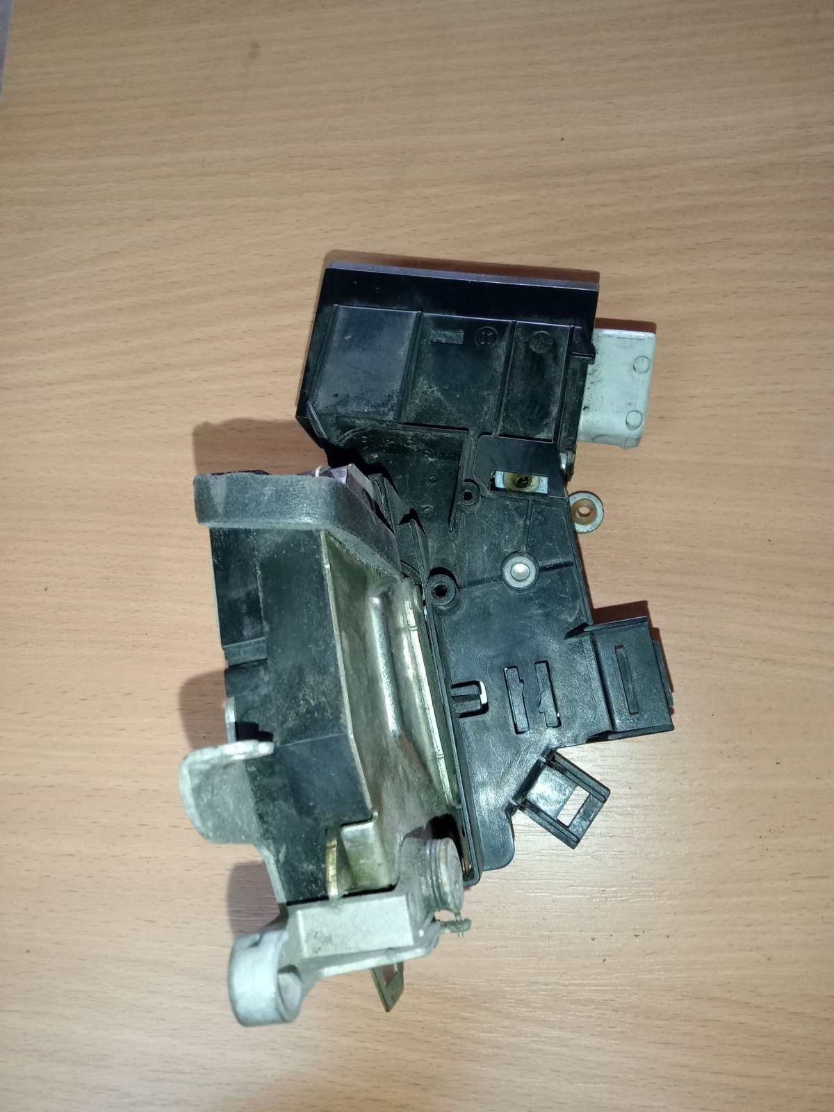 Підсилювач замка дверей BMW 5 Series E39 (1995-2003) 8352165