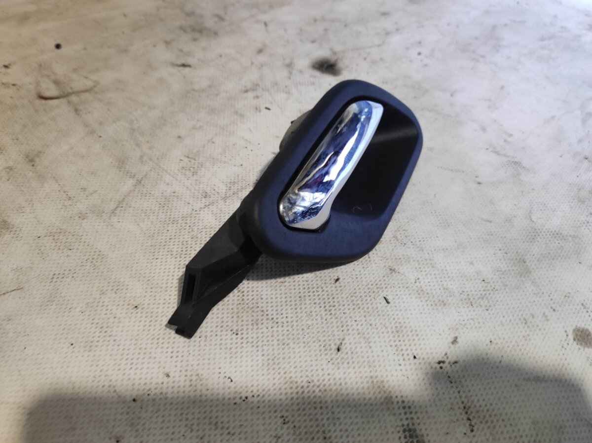 Ручка міжкімнатна права передня bmw e39 BMW 5 Series E39 (1995-2003) 8226050