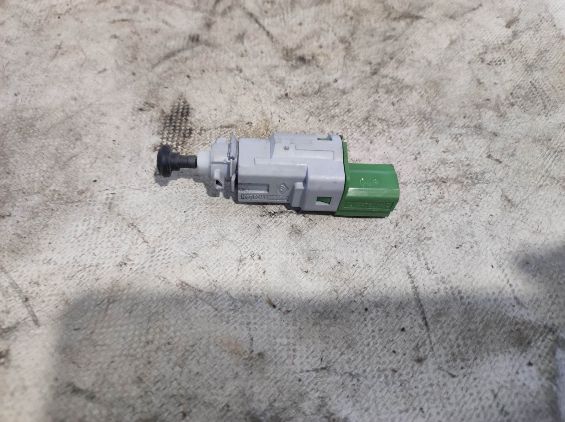 Датчик ввімкнення стоп-сигналу Dacia LOGAN MCV 2 13 ... 8200276360