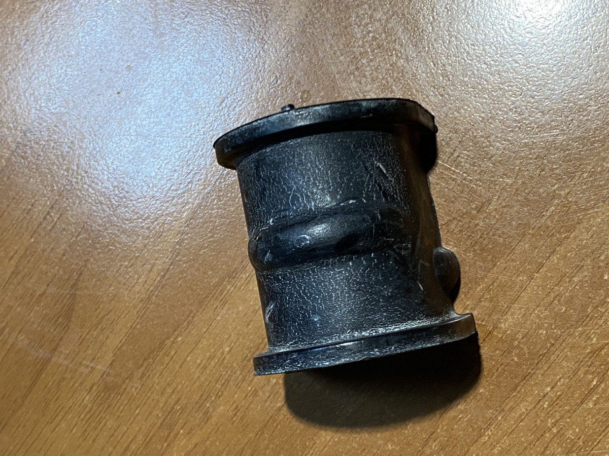 втулка переднього стабілізатора; втулка стійки стабілізатора; опора стабілізатора; розрізна втулка стабілізатора; втулка стабілізатора переднього Daewoo LANOS   седан   (KLAT)   97 ...  96444926 Нове Daewoo LANOS   седан   (KLAT)   97 ... 96444926