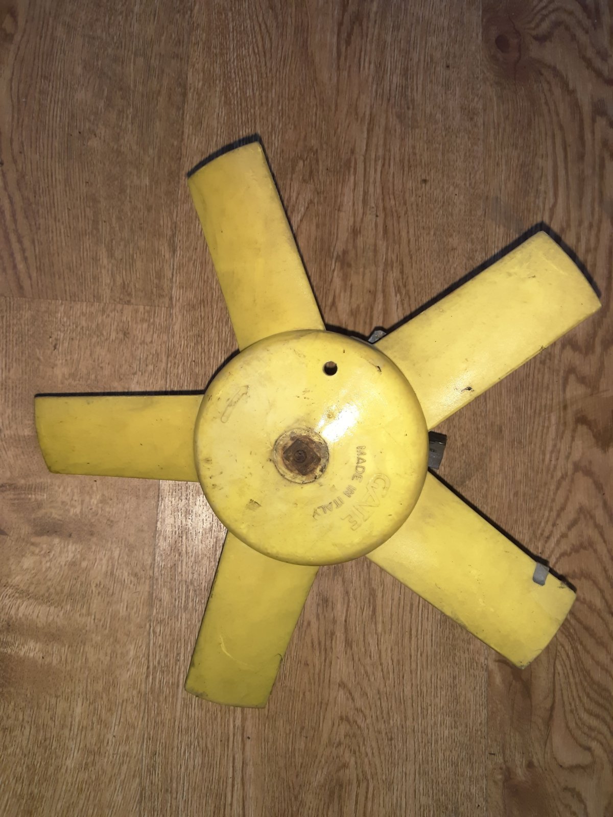 дифузор радіатора охолодження, в зборі з мотором і крильчаткою; дифузор радіатора охолодження, в зборі з двигуном і крильчаткою Ford Fiesta MK4 (1995-2002) 6171117