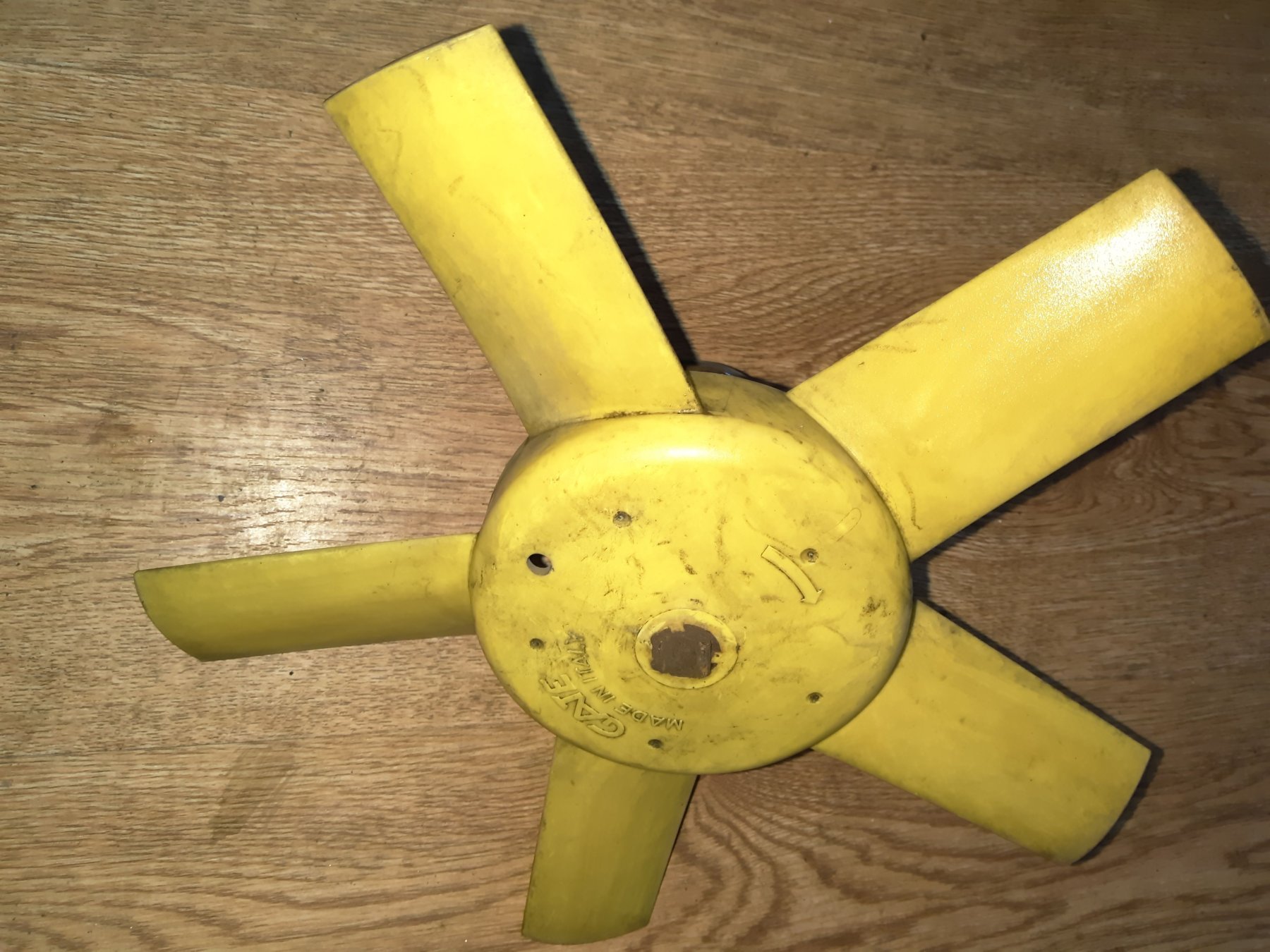 дифузор радіатора охолодження, в зборі з мотором і крильчаткою; дифузор радіатора охолодження, в зборі з двигуном і крильчаткою Ford Fiesta MK4 (1995-2002) 6171117