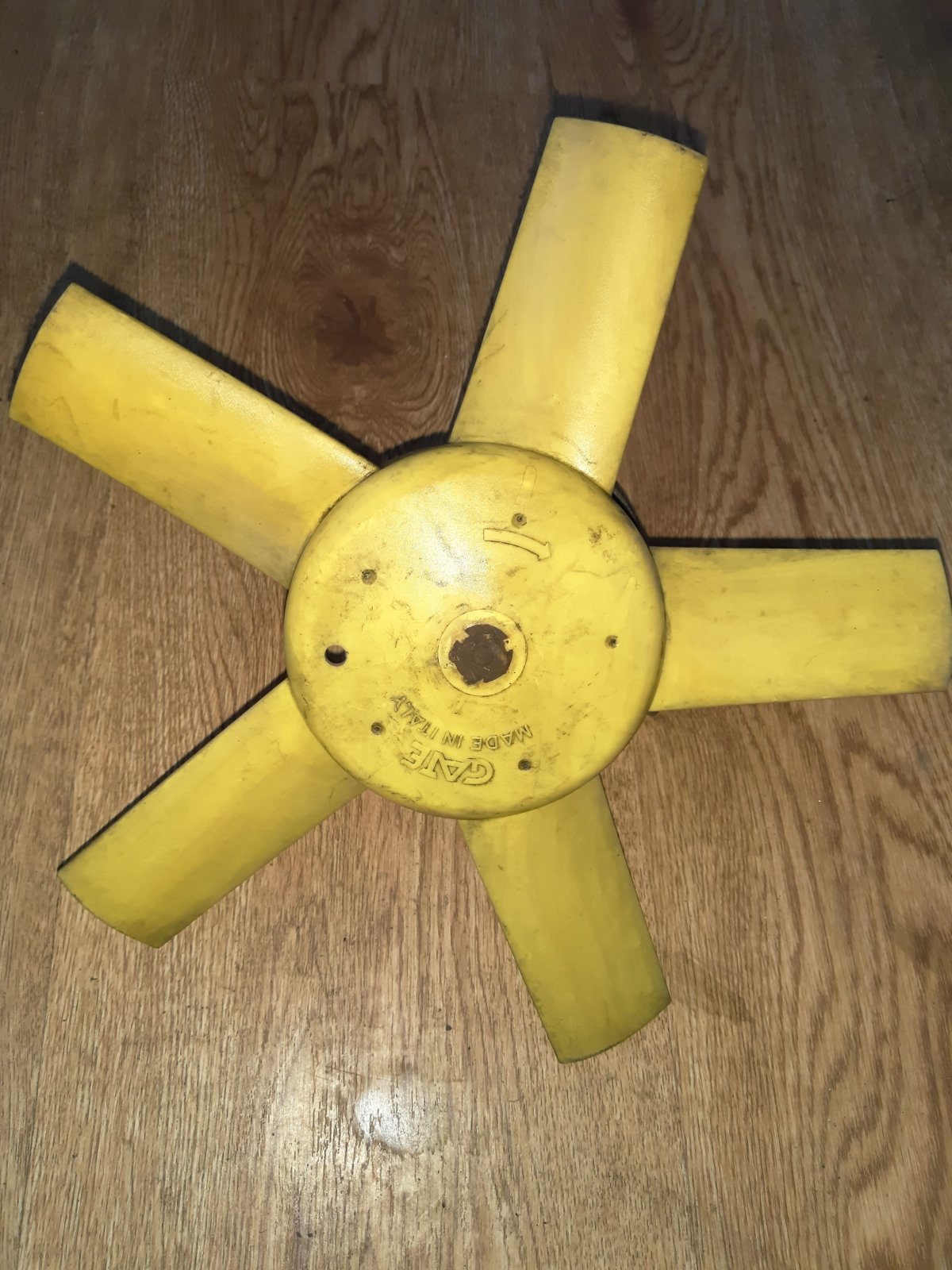 дифузор радіатора охолодження, в зборі з мотором і крильчаткою; дифузор радіатора охолодження, в зборі з двигуном і крильчаткою Ford Fiesta MK4 (1995-2002) 6171117