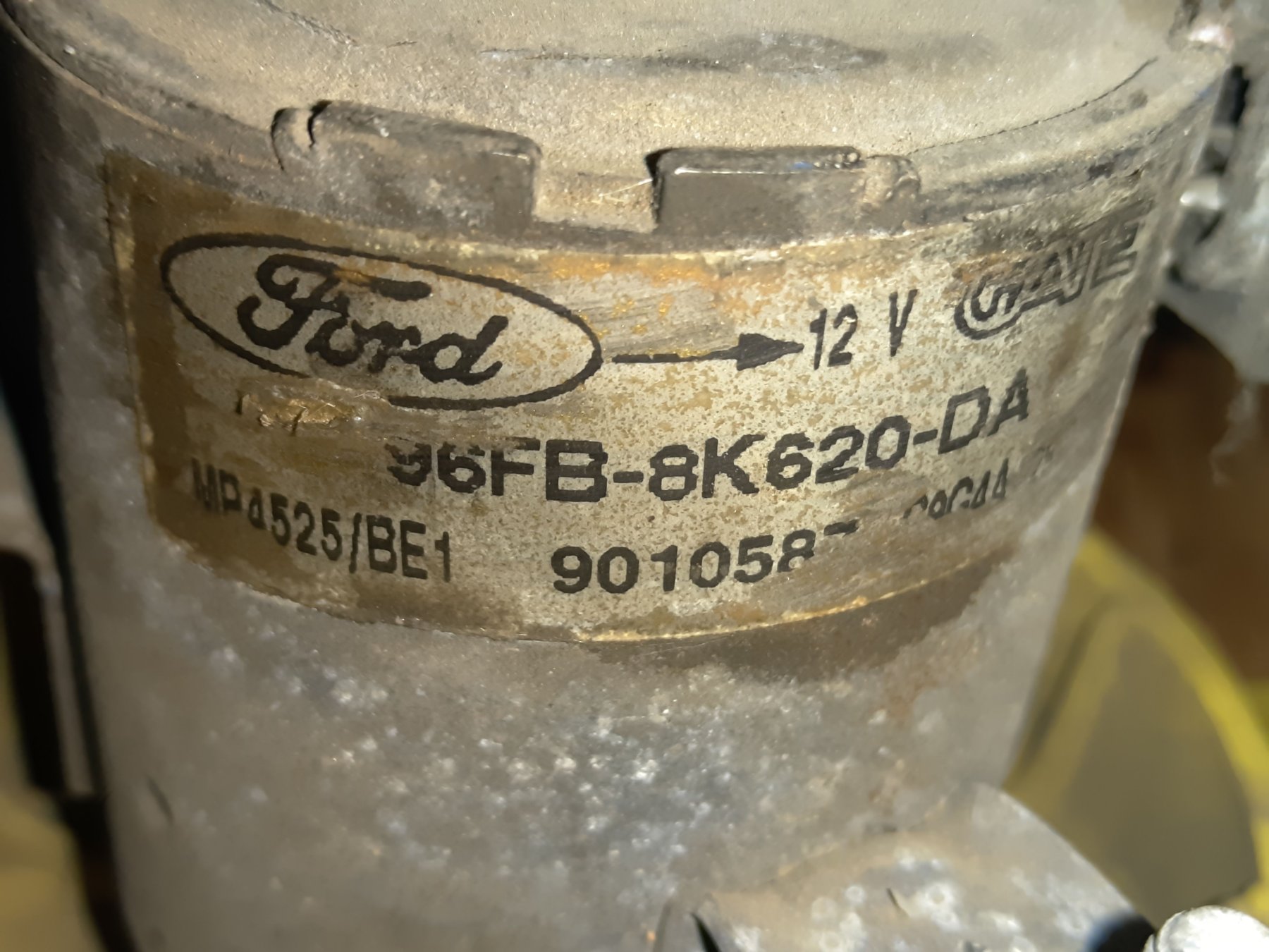 дифузор радіатора охолодження, в зборі з мотором і крильчаткою; дифузор радіатора охолодження, в зборі з двигуном і крильчаткою Ford Fiesta MK4 (1995-2002) 6171117