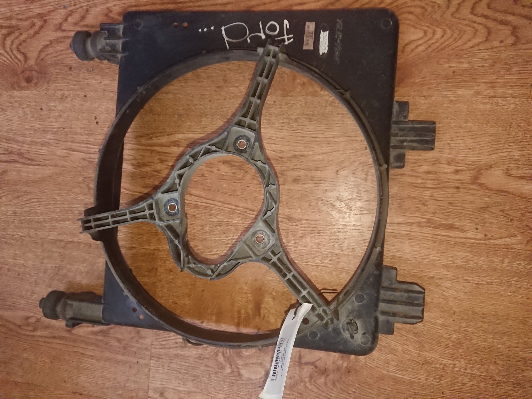 Fiesta mk5 1.3 вентилятор радіатора 96fb8c607ah Ford Fiesta MK4 (1995-2002) 96FB8C607AH