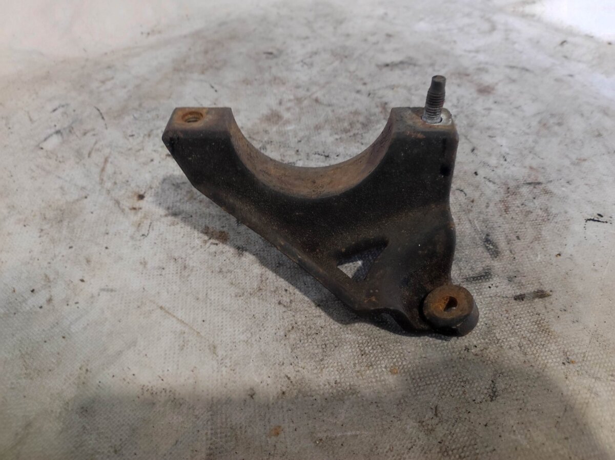 Кронштейн промвала 1.8CDTI Ford Focus MK2 (2004-2011) 4M513K305BC