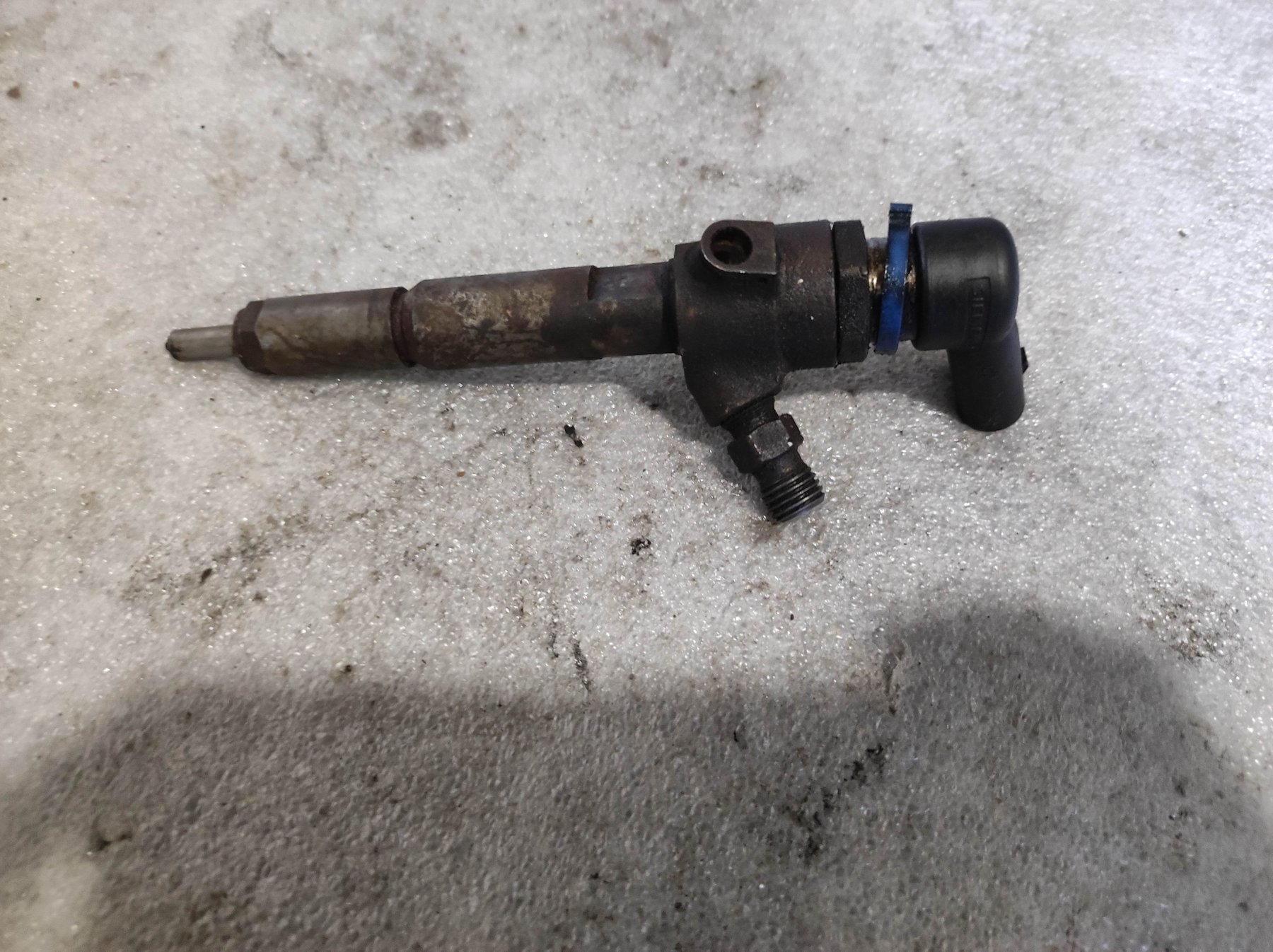 форсунка дизельна в зборі, розпилювач + тримач; форсунка інжектора; форсунки електромагнітні Ford Transit Connect (2002-до тепер) 7T1Q9F593AB