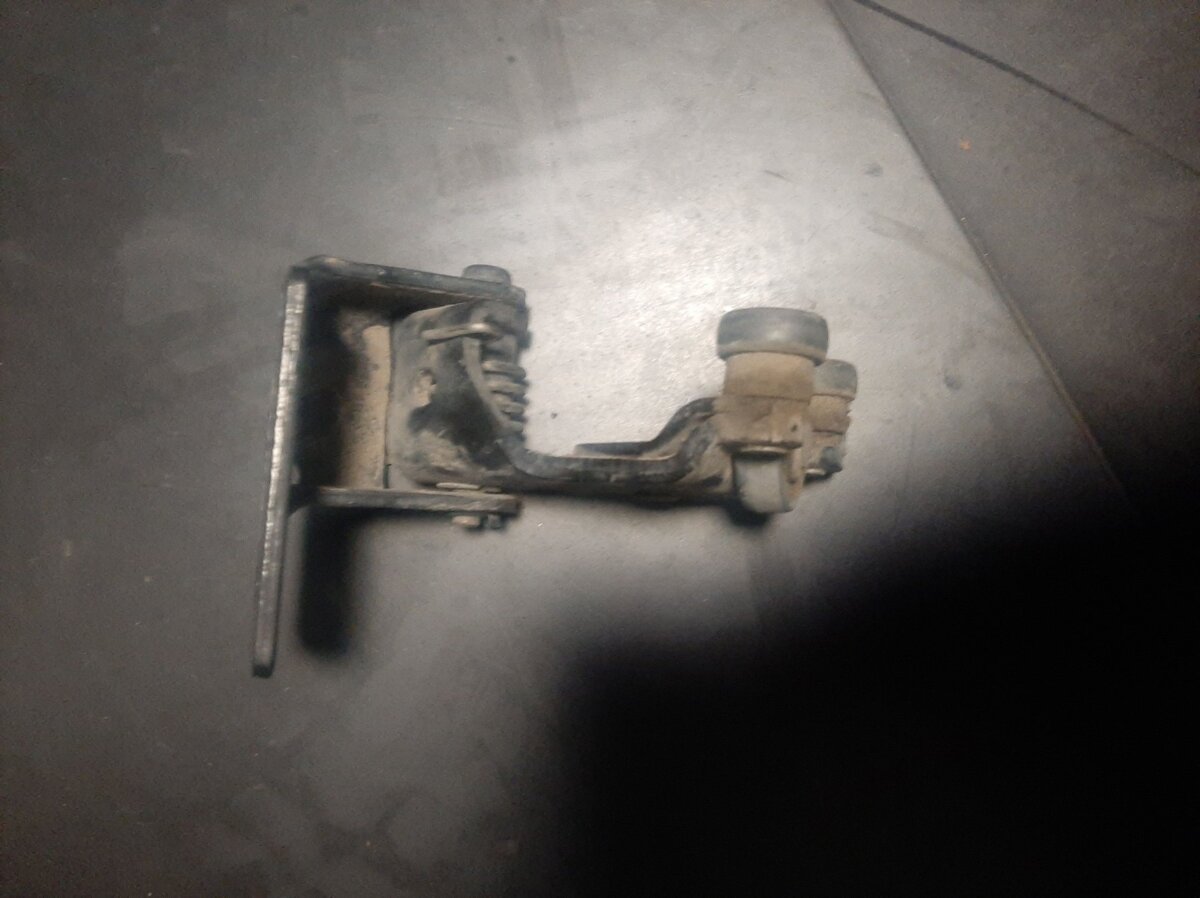 Швидка express доставка -оригінал ford  нова з/п Ford Transit Connect (2002-до тепер) 2T14V268C00AD