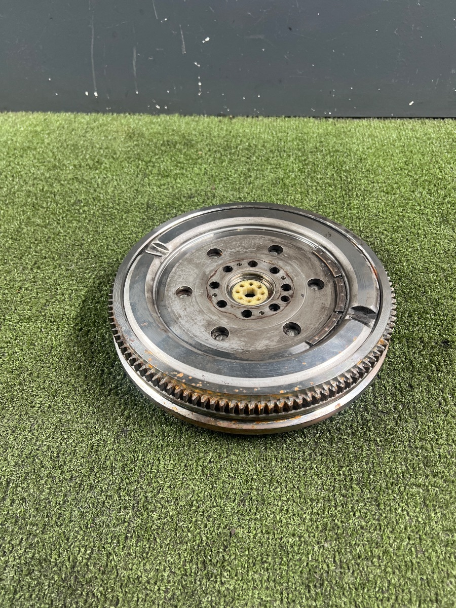 Маховик двигуна  Hyundai Santa Fe SM (2000-2006) 2320027100