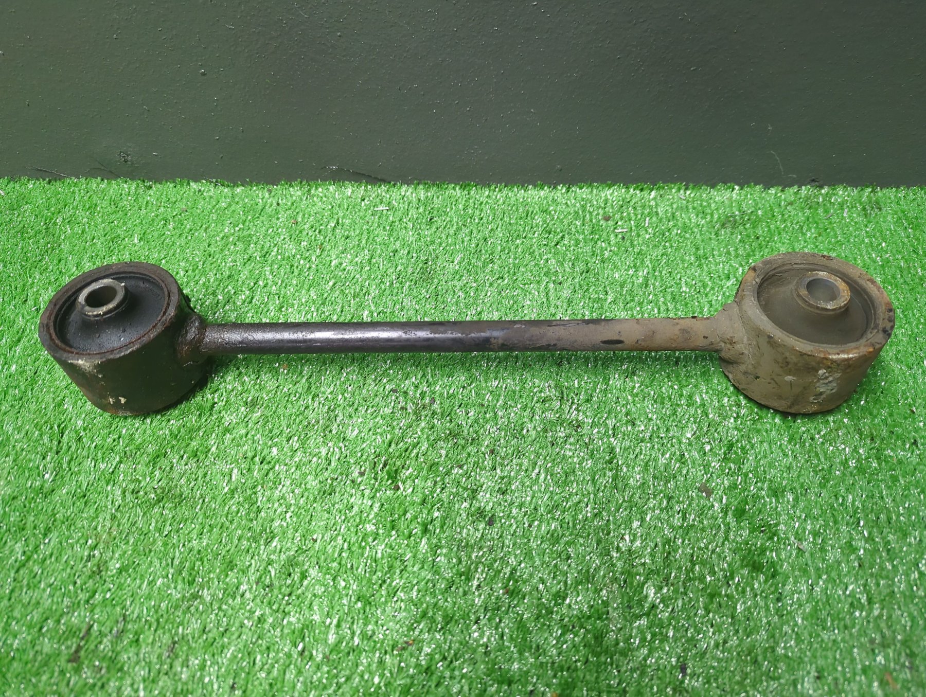 Важіль задній верхній повздовжній Hyundai Sorento JC (2002-2009) 552003E000