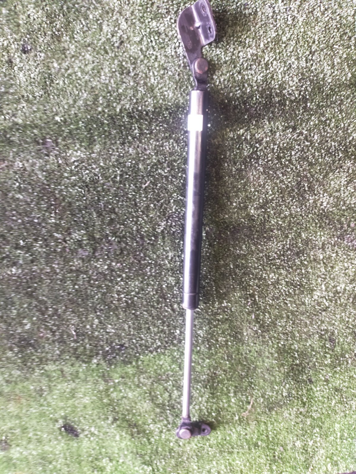 Амортизатор капота правий Hyundai Terracan HP (2001-2007) 81160H1000