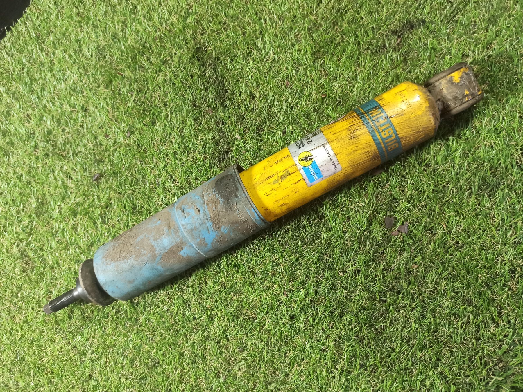 Амортизатор передній Hyundai Terracan HP (2001-2007) 54310H1150