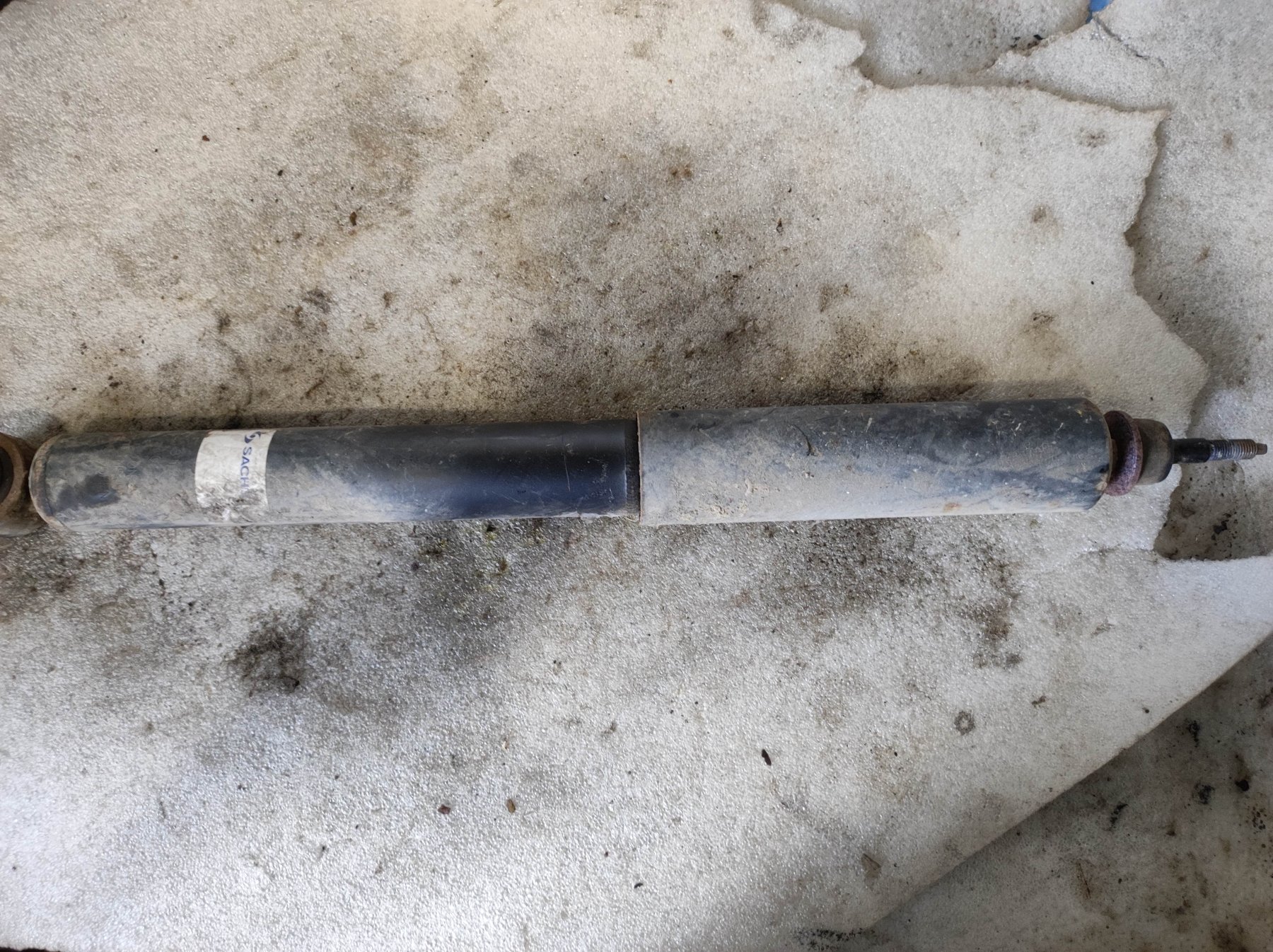 амортизатор передньої підвіски; амортизатори передні; стійка передня; стойка амортизатора передняя; амортизатор передній Hyundai Terracan HP (2001-2007) 54310H1150