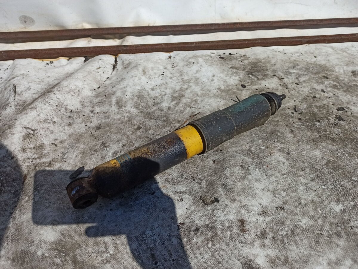 амортизатор передньої підвіски Hyundai Terracan HP (2001-2007) 54310H1150