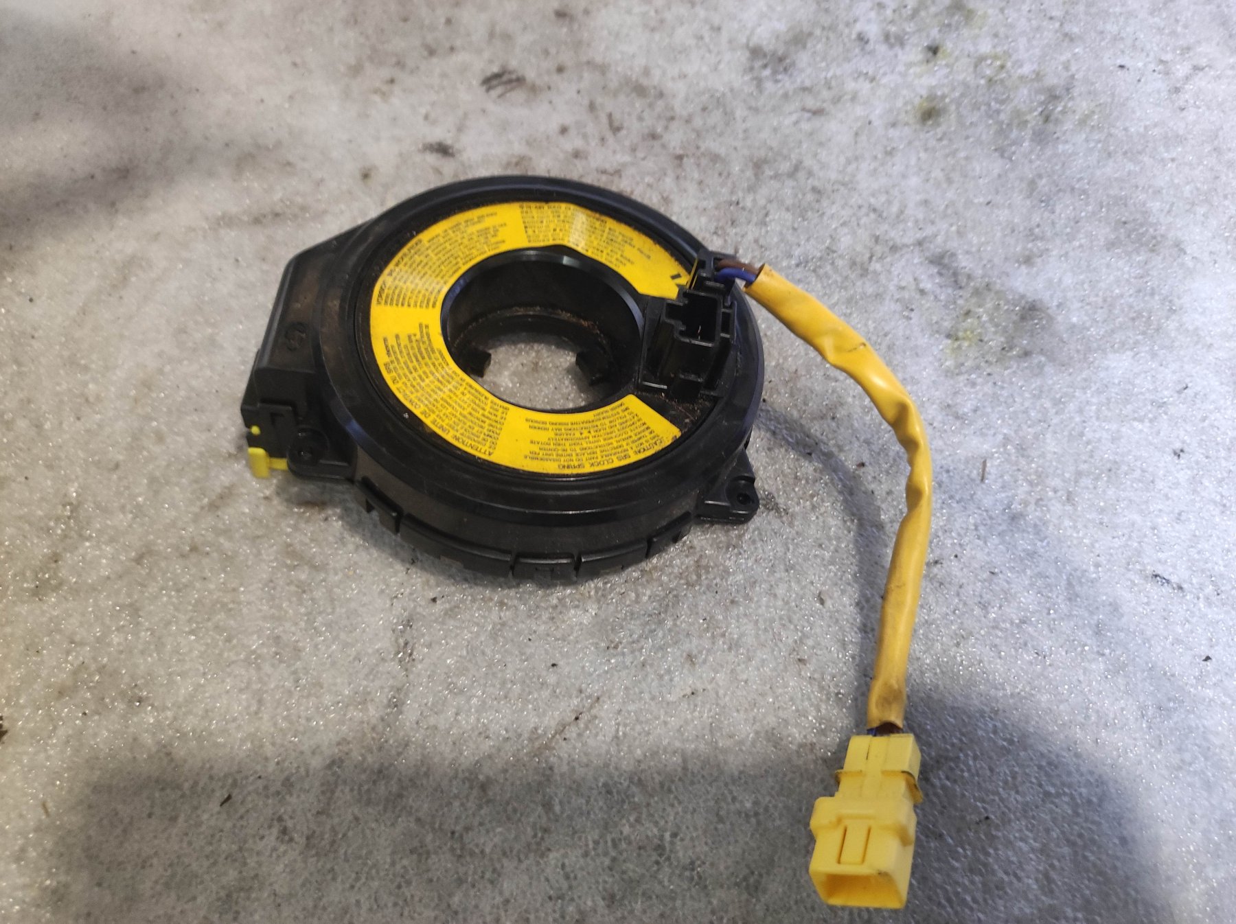 касета airbag; кільце айрбег контактне; кільце ейрбег контактне; кільце подушки безпеки; кільце рульового airbag; контактне кільце подушки безпеки; контактний блок подушки безпеки; підрульові контактна кільце; спіраль airbag; шлейф airbag; шлейф керма; кі