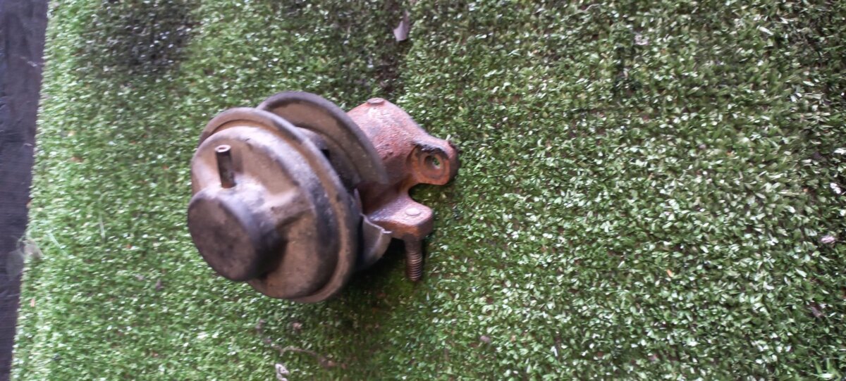 Клапан рециркуляції відпрацьованих газів egr Hyundai Terracan HP (2001-2007) 284104X410