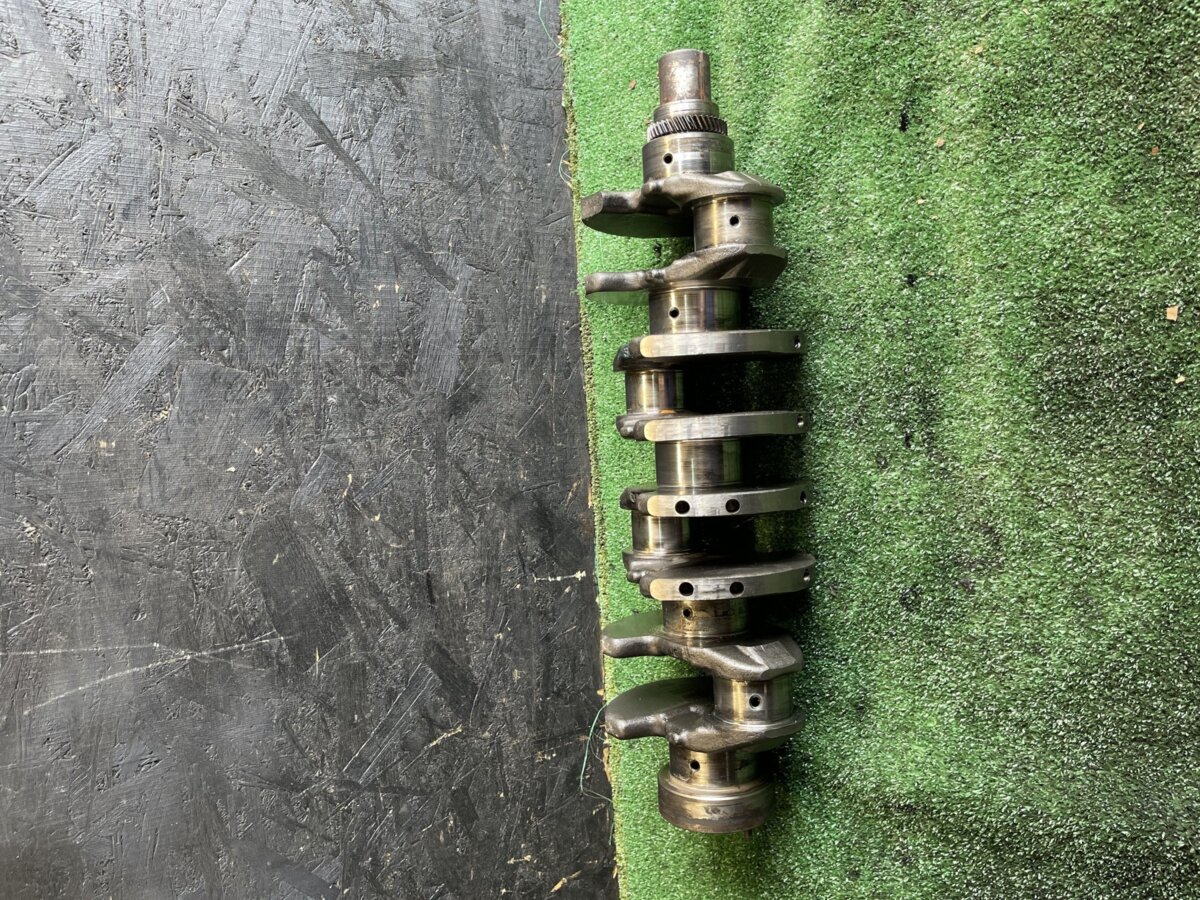 Колінвал двигуна Hyundai Terracan HP (2001-2007) 231104X000