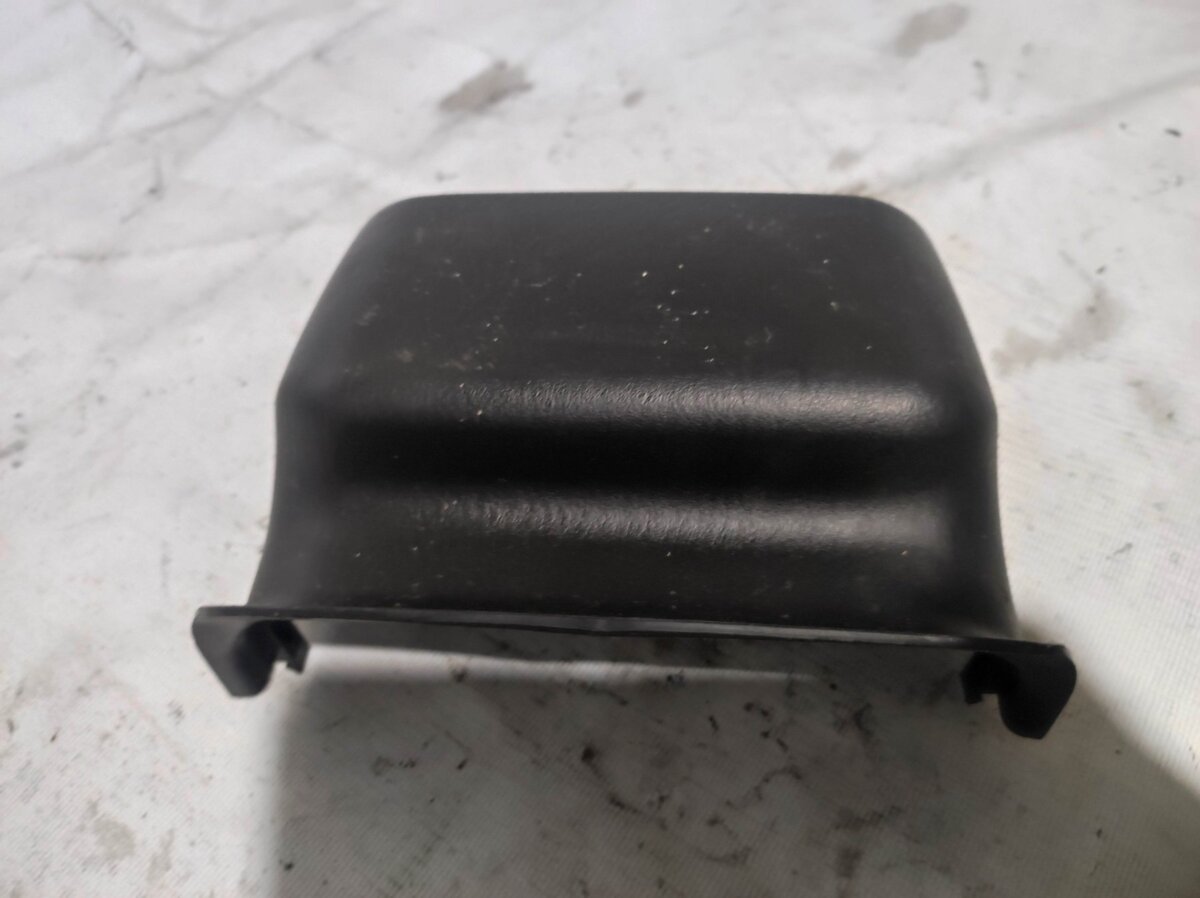 Кожух рулевой колонки Hyundai Terracan HP (2001-2007) 84830H1600LK