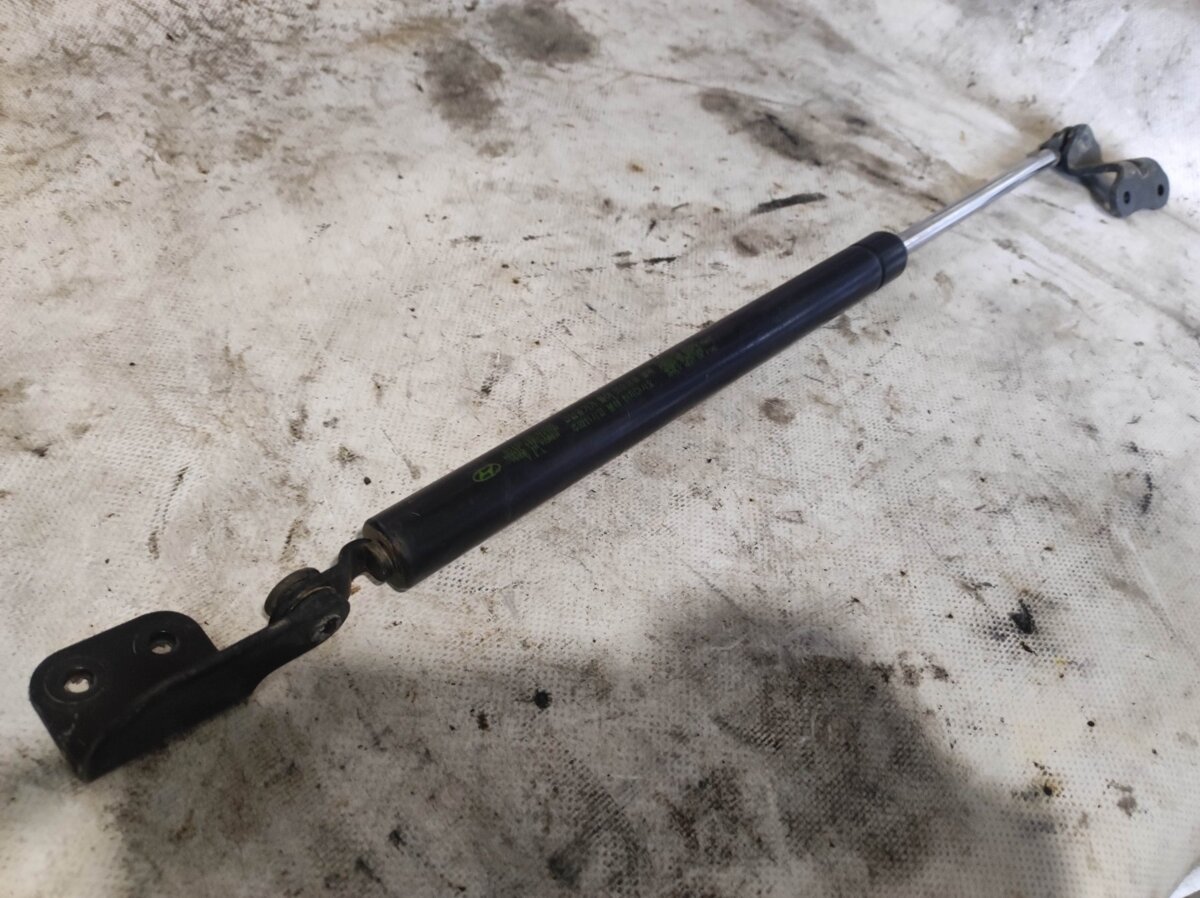 опора капота права; стійка капота права; амортизатор капота правий Hyundai Terracan HP (2001-2007) 81160H1000