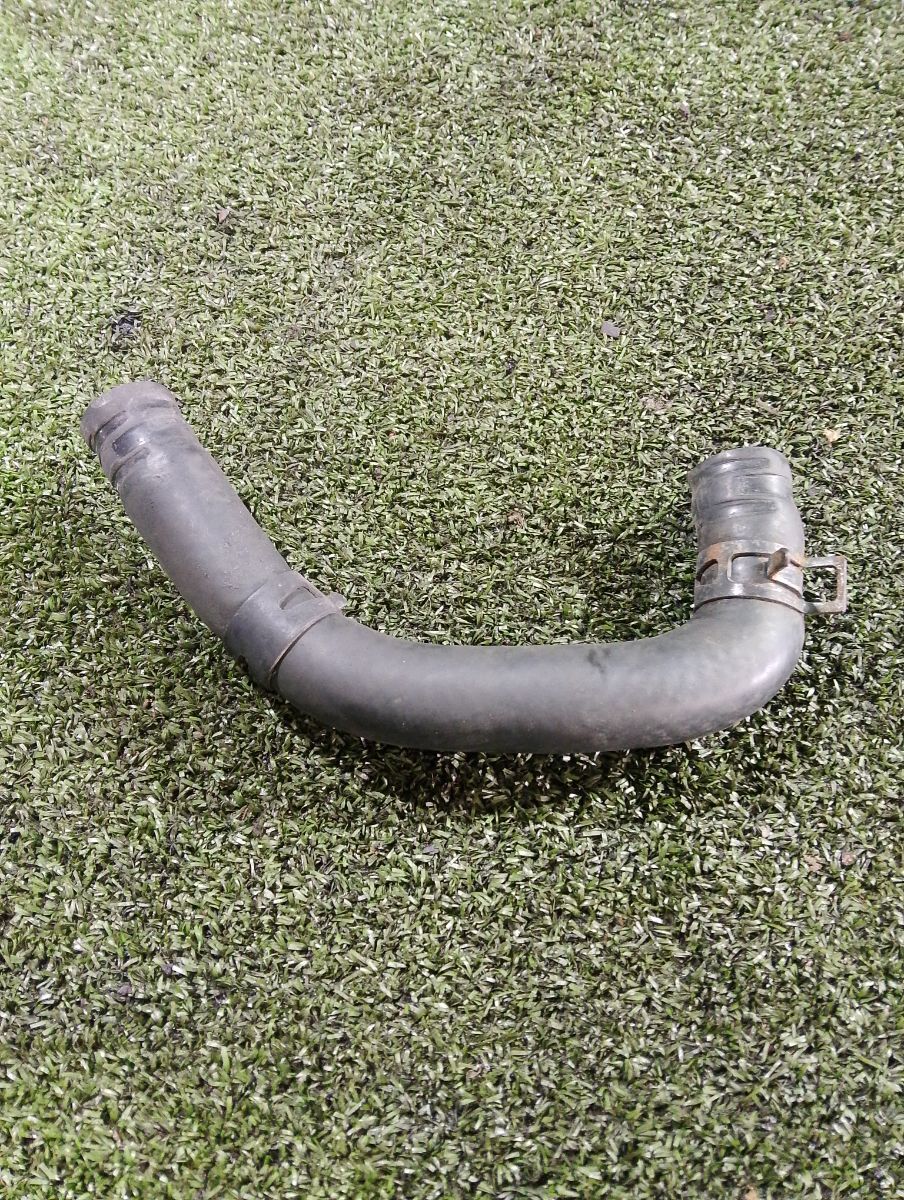 Патрубок системи охолодження Hyundai Terracan HP (2001-2007) 0K55115158C