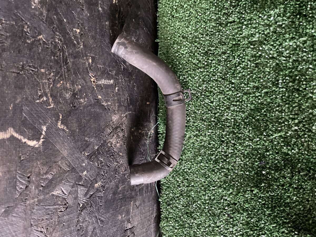 Патрубок системи охолодження Hyundai Terracan HP (2001-2007) 0K55115158C