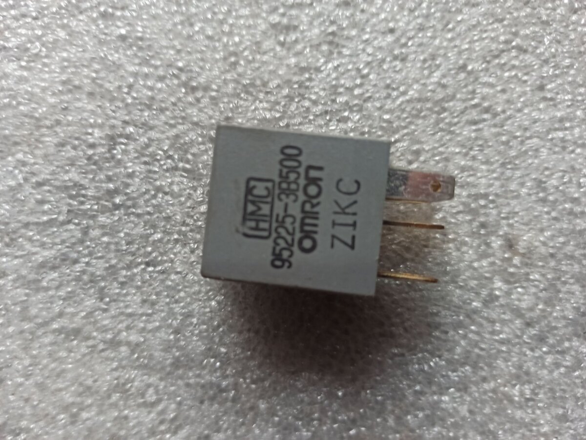 Реле сигнала Hyundai Terracan HP (2001-2007) 952253B500