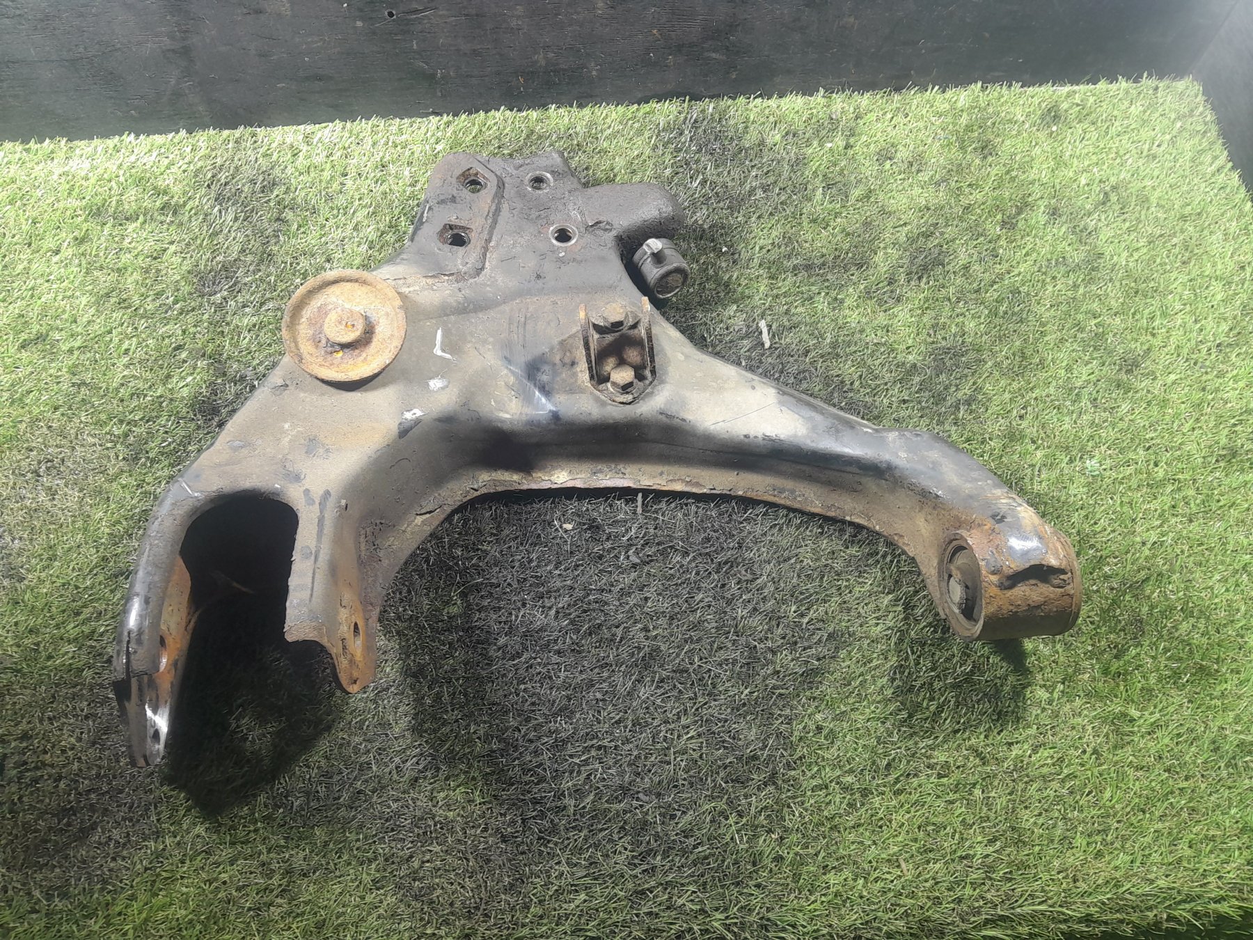 Важіль нижній Hyundai Terracan HP (2001-2007) 54512H1002