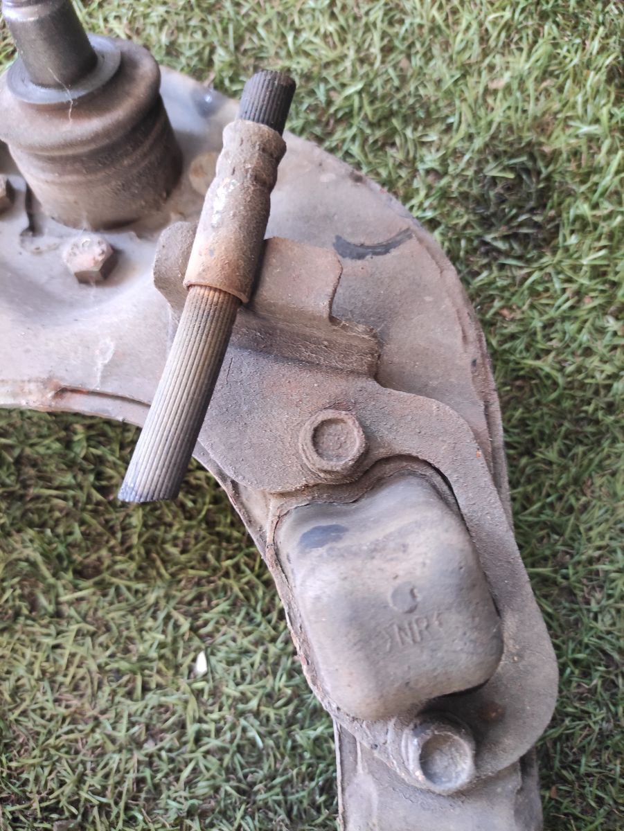 Важіль передньої підвіски лівий нижній Hyundai Terracan HP (2001-2007) 54502H1002